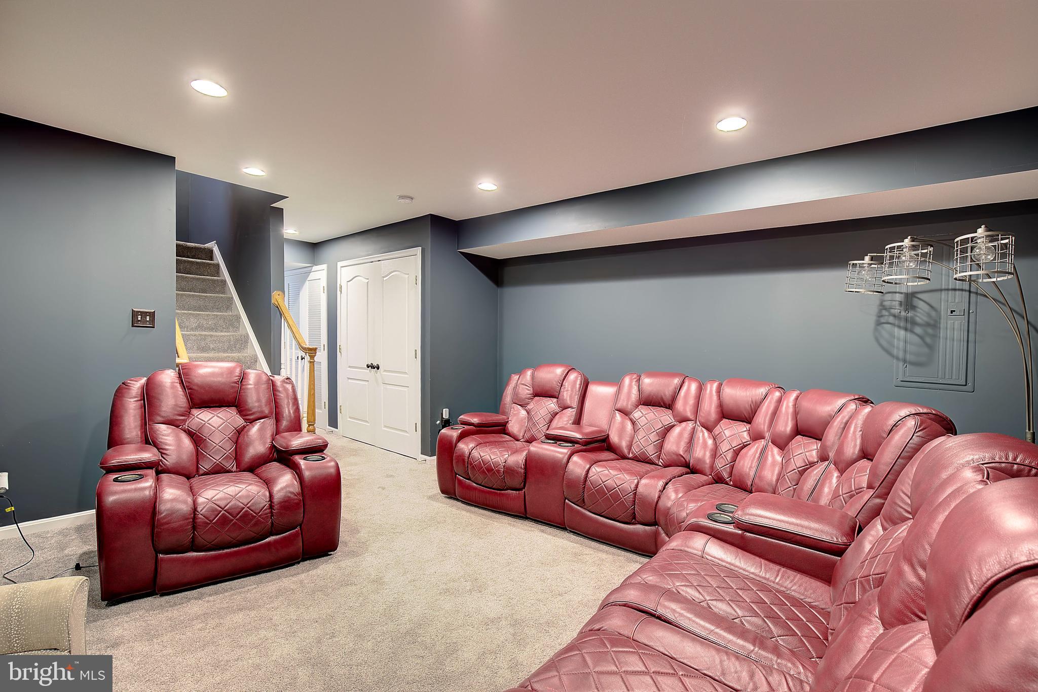 SEVEN OAKS - Residential