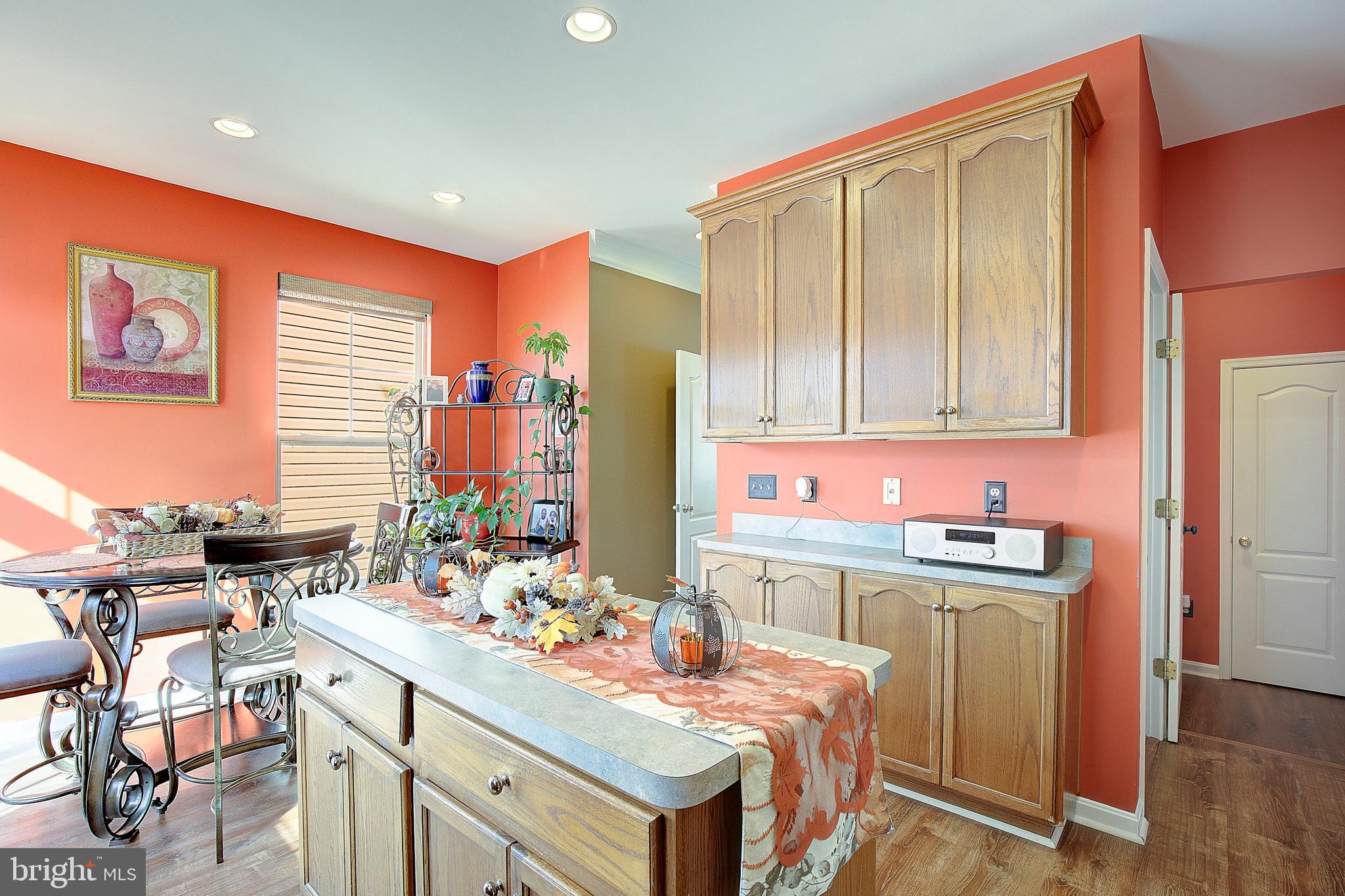 SEVEN OAKS - Residential