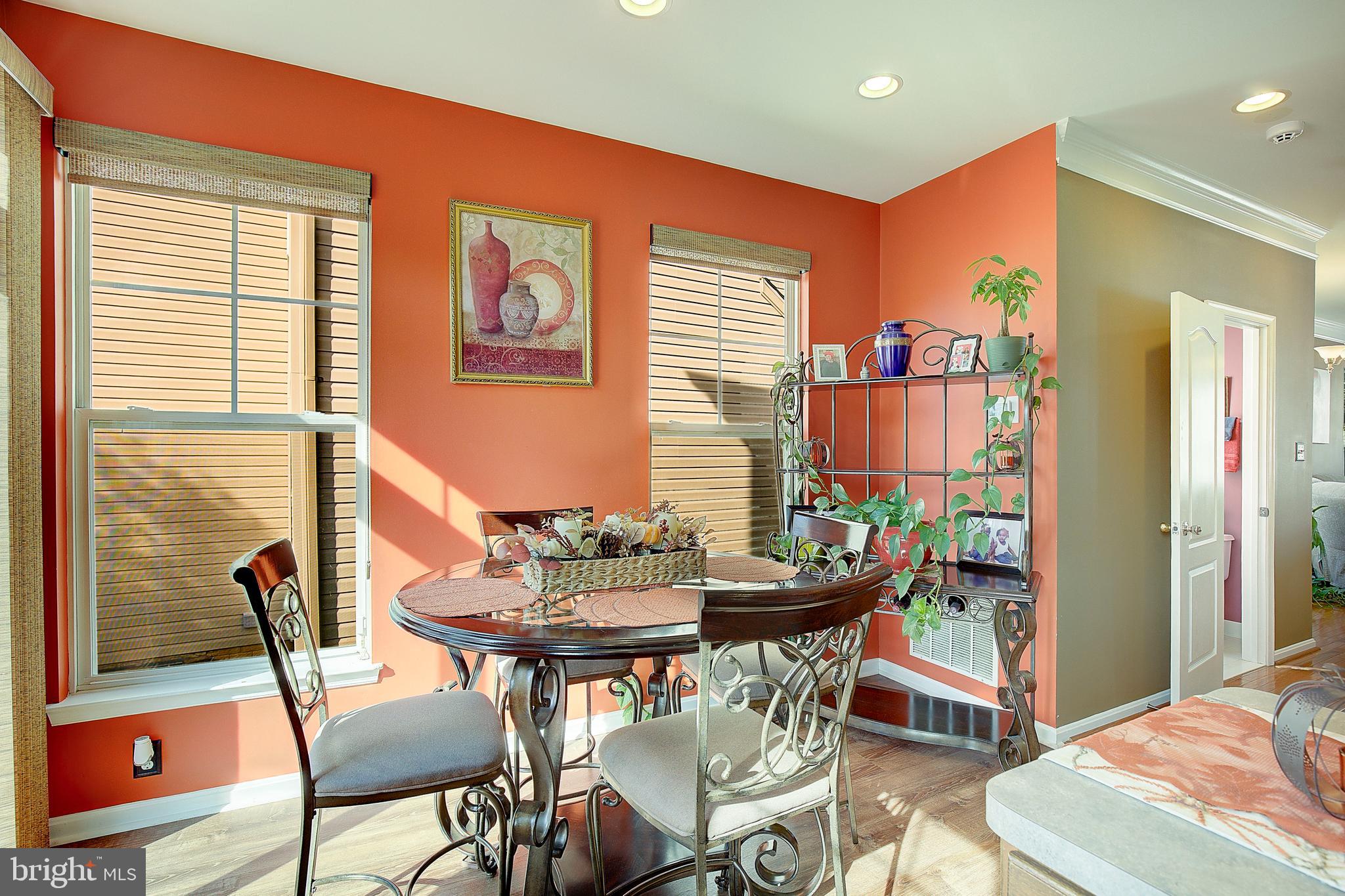 SEVEN OAKS - Residential