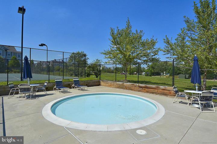 SEVEN OAKS - Residential