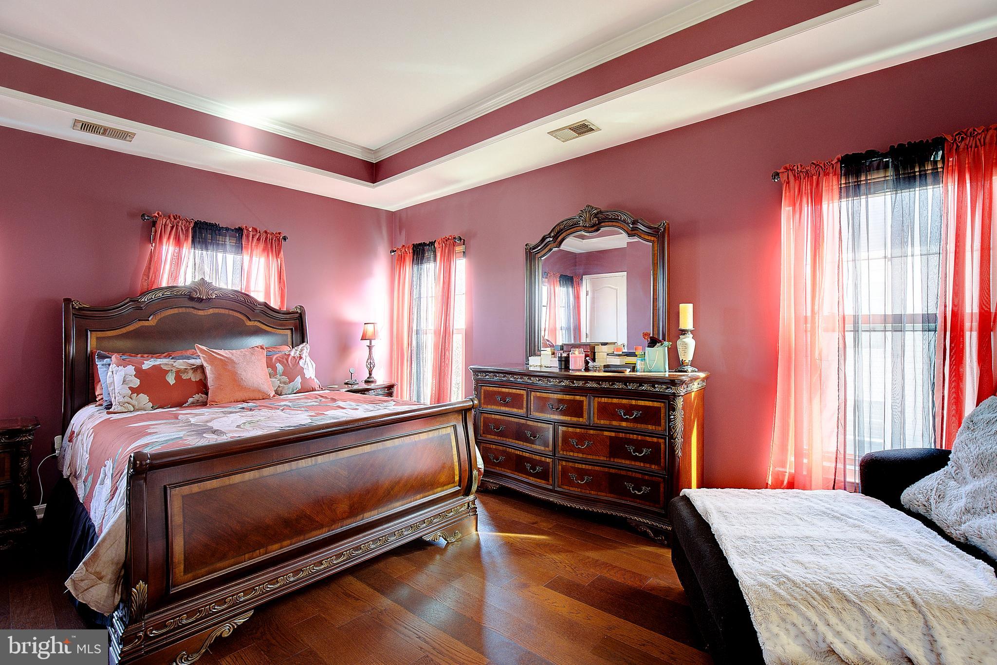 SEVEN OAKS - Residential