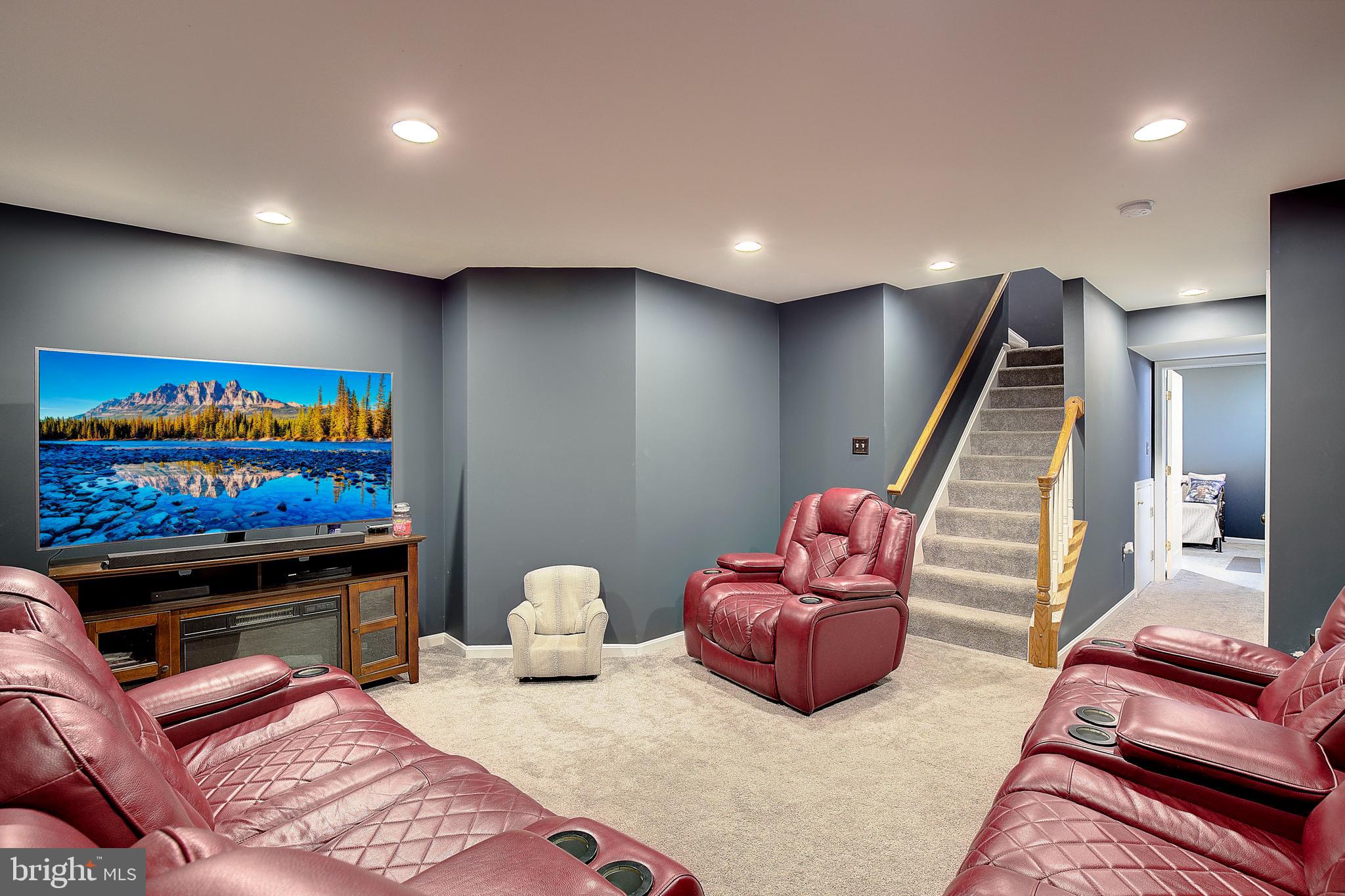 SEVEN OAKS - Residential