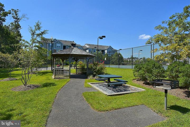 SEVEN OAKS - Residential