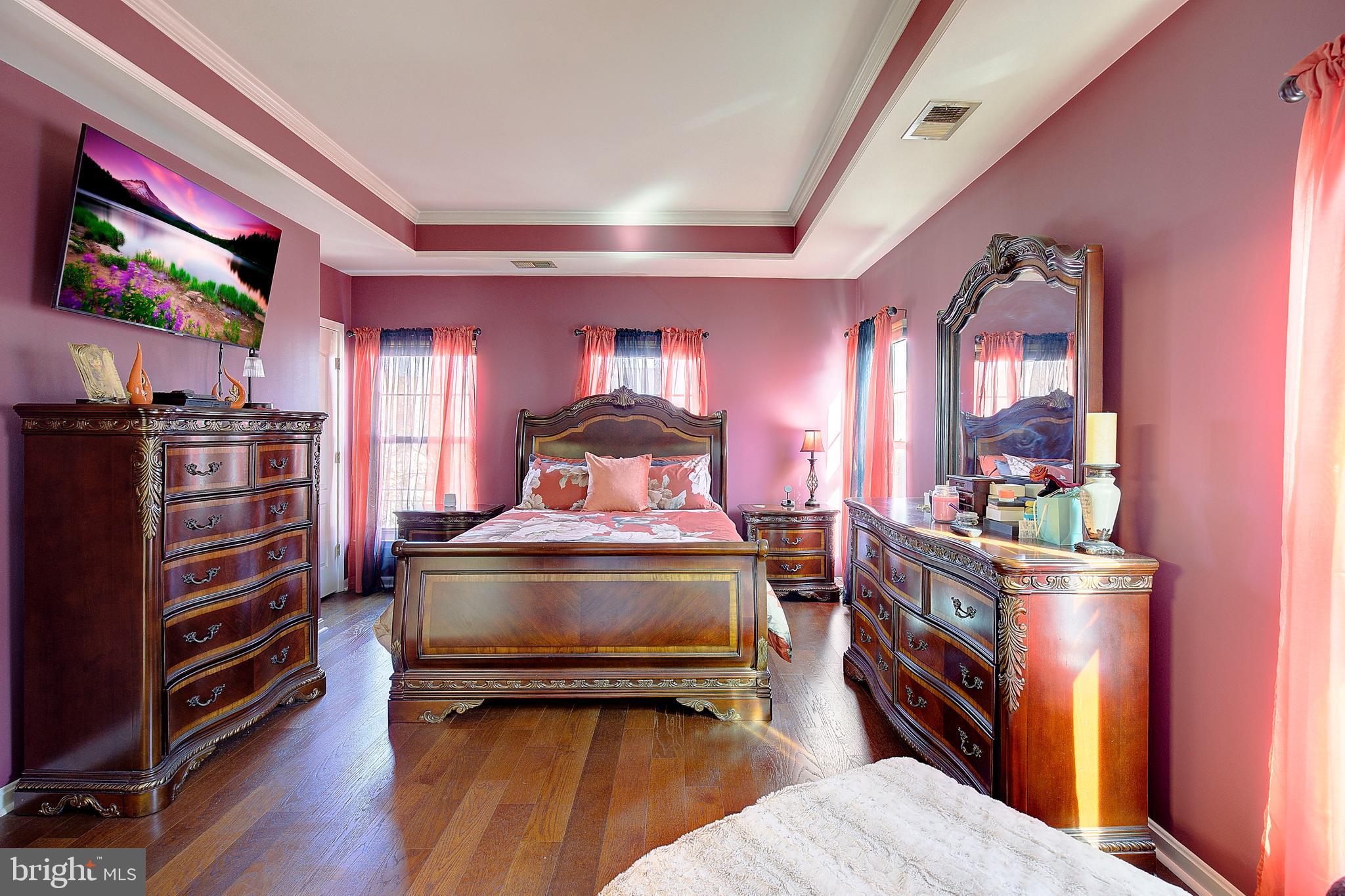 SEVEN OAKS - Residential