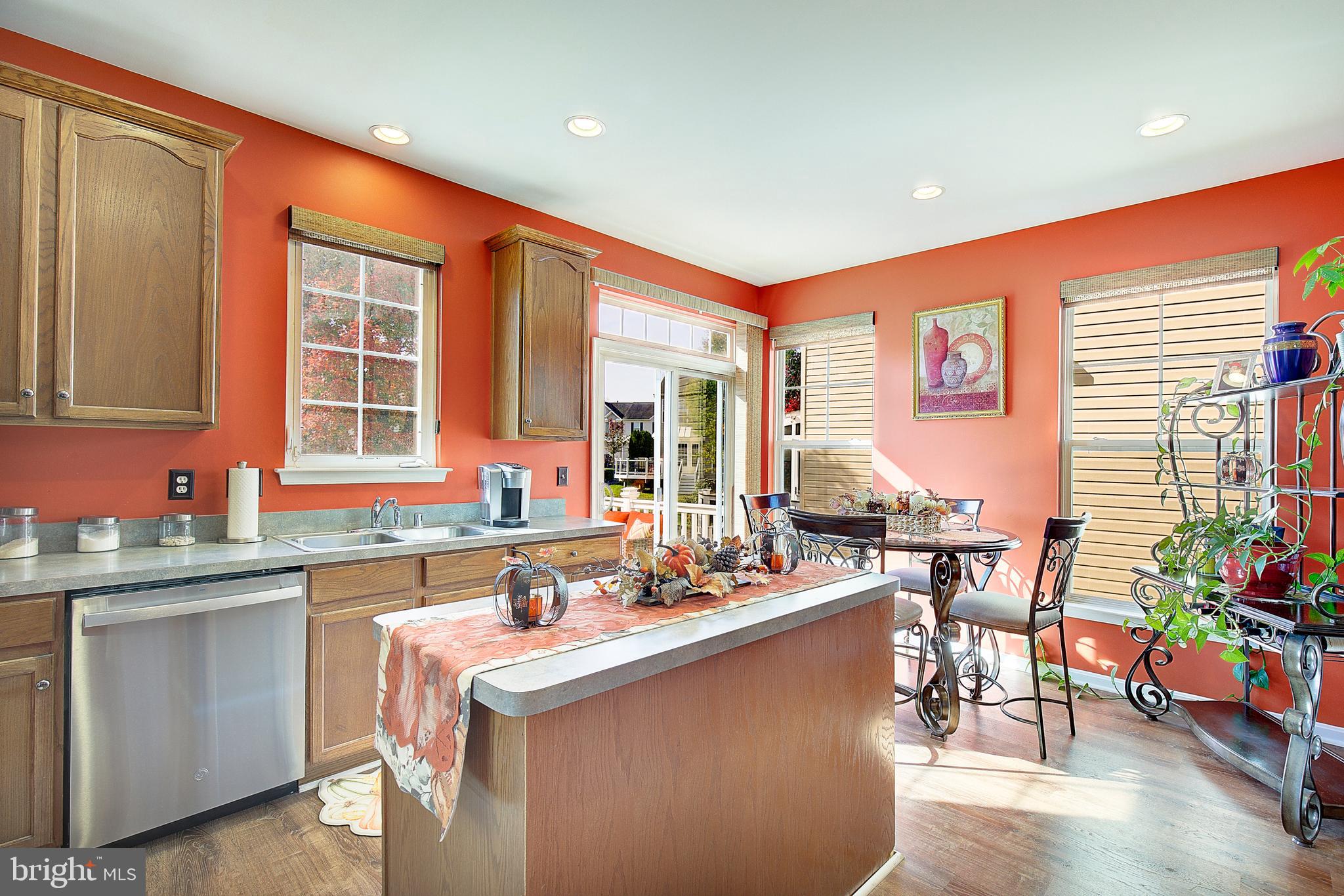 SEVEN OAKS - Residential