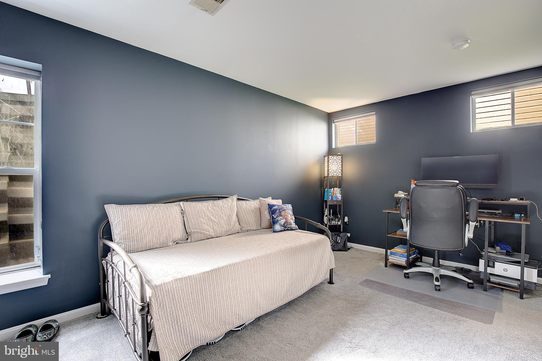 SEVEN OAKS - Residential