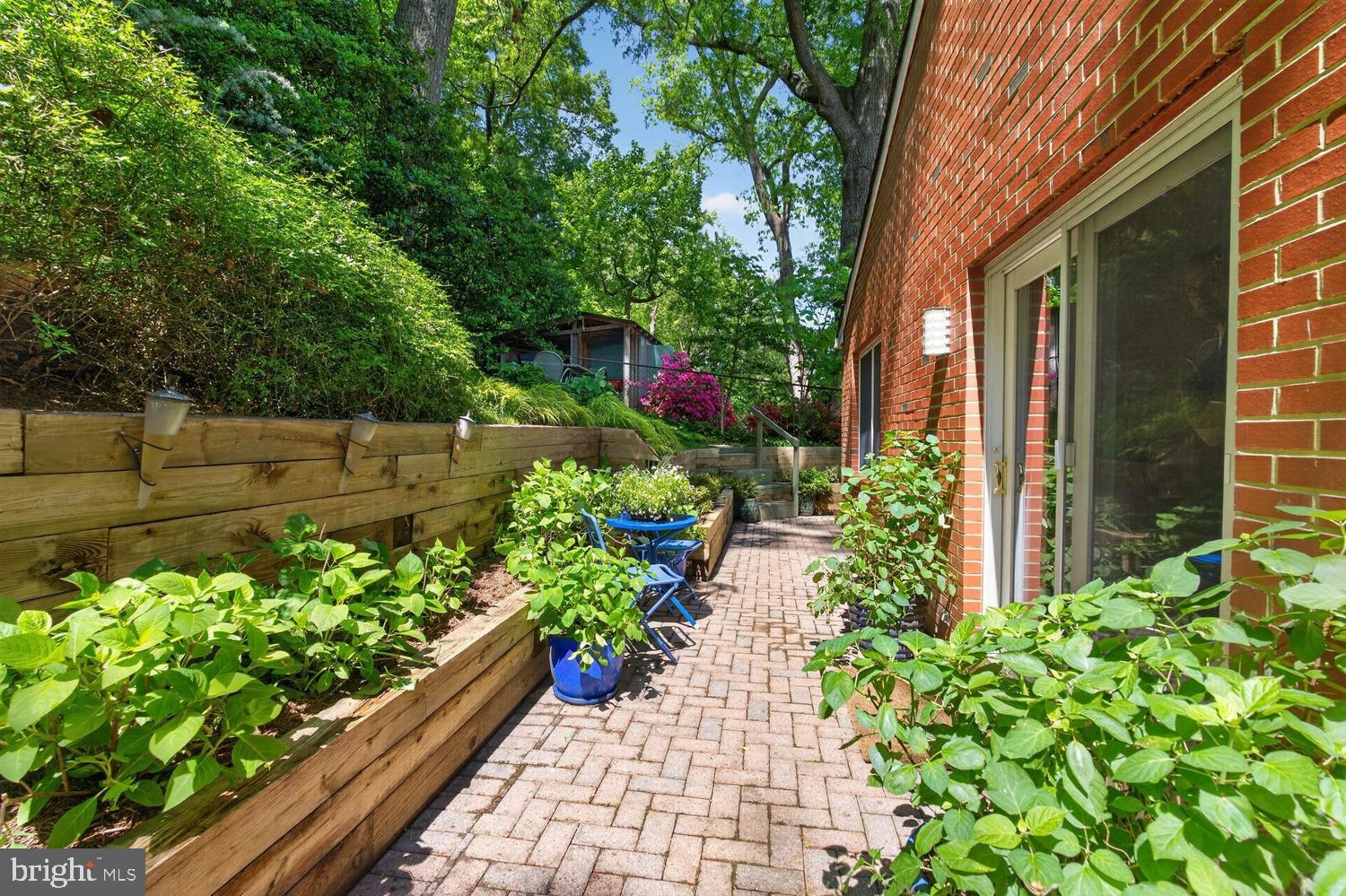 AURORA HILLS - Residential
