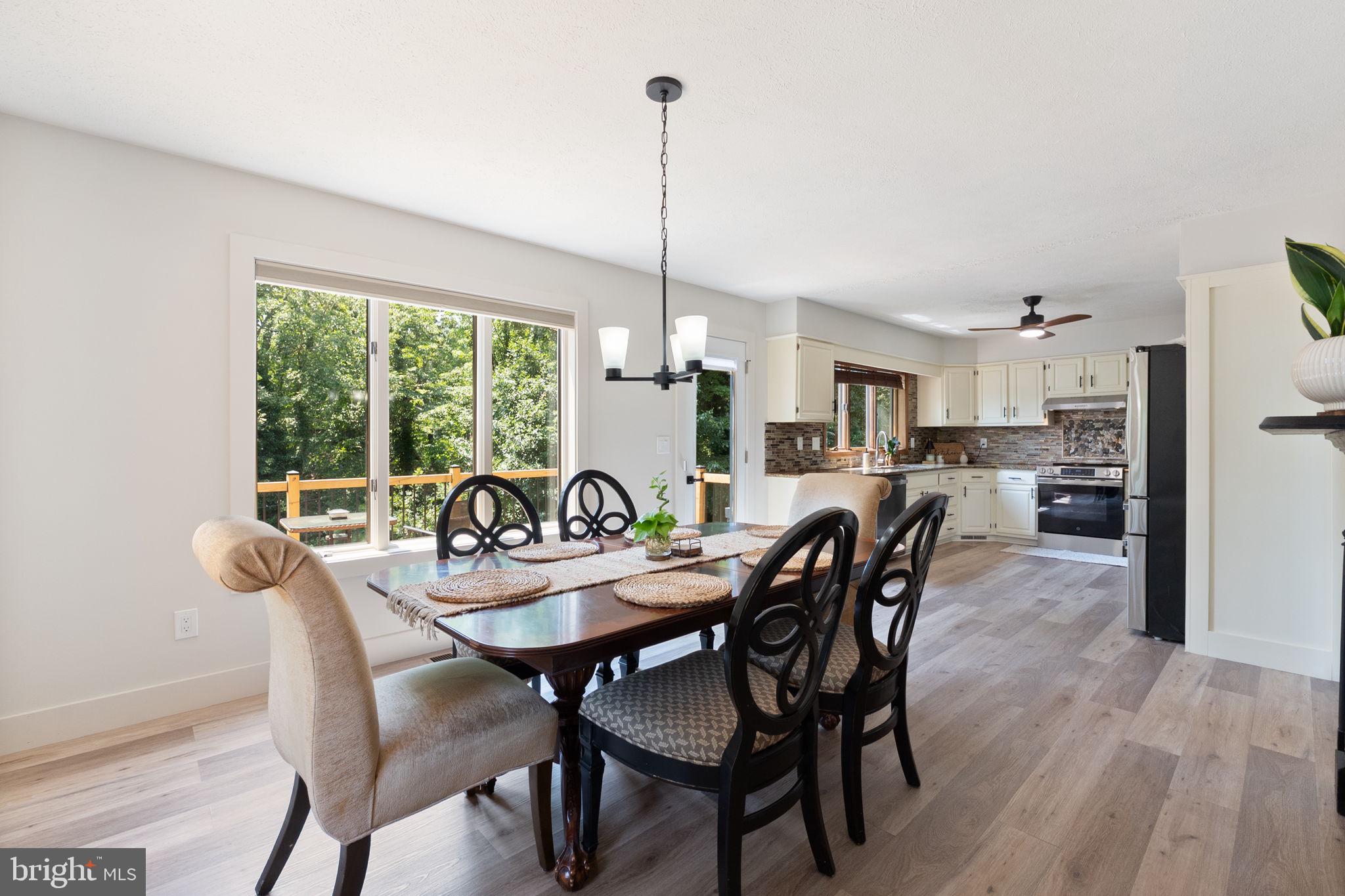 11821 HIGHVIEW CIRCLE