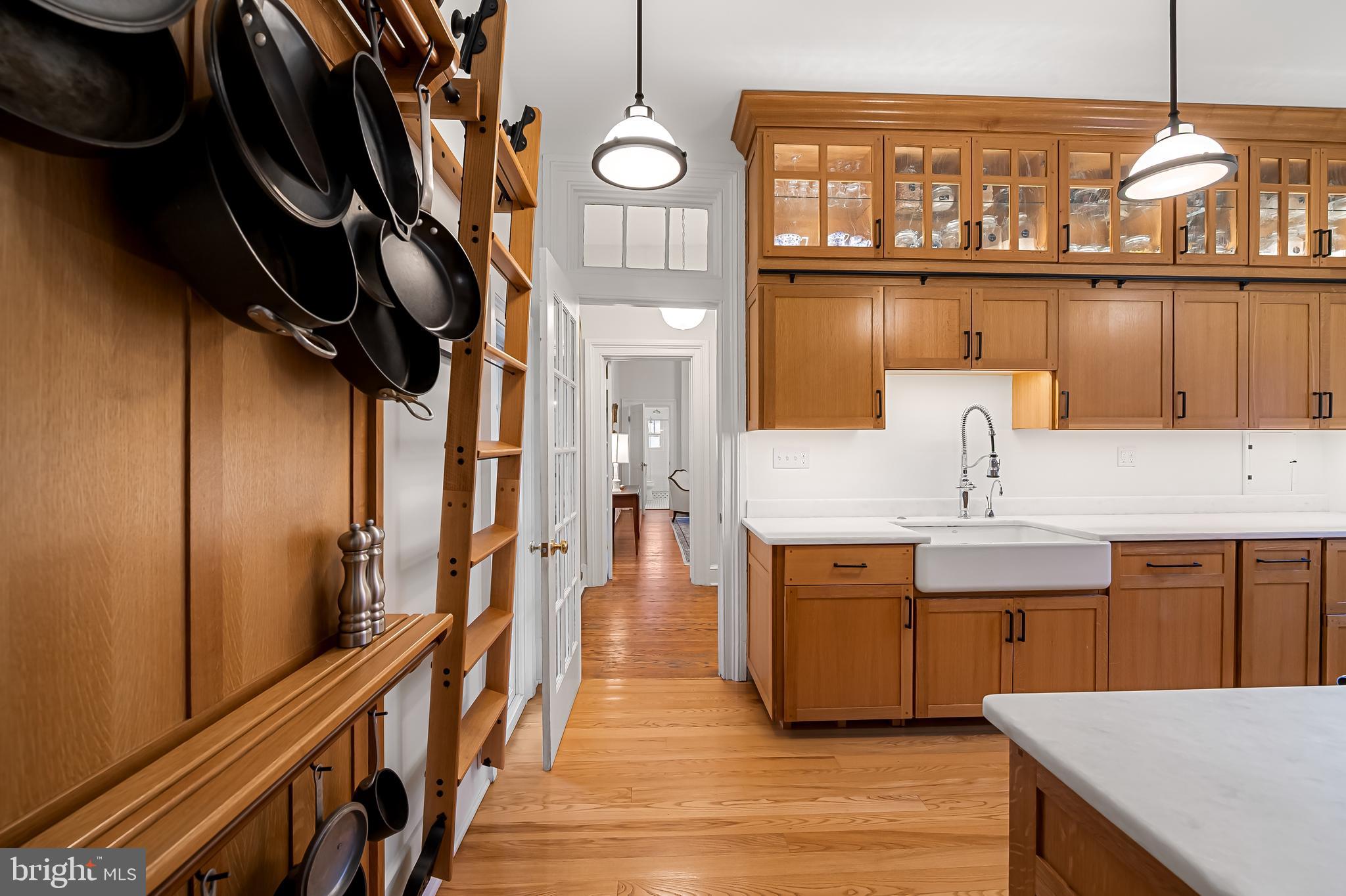 MOUNT VERNON PLACE HISTORIC DISTRICT - Commercial Sale