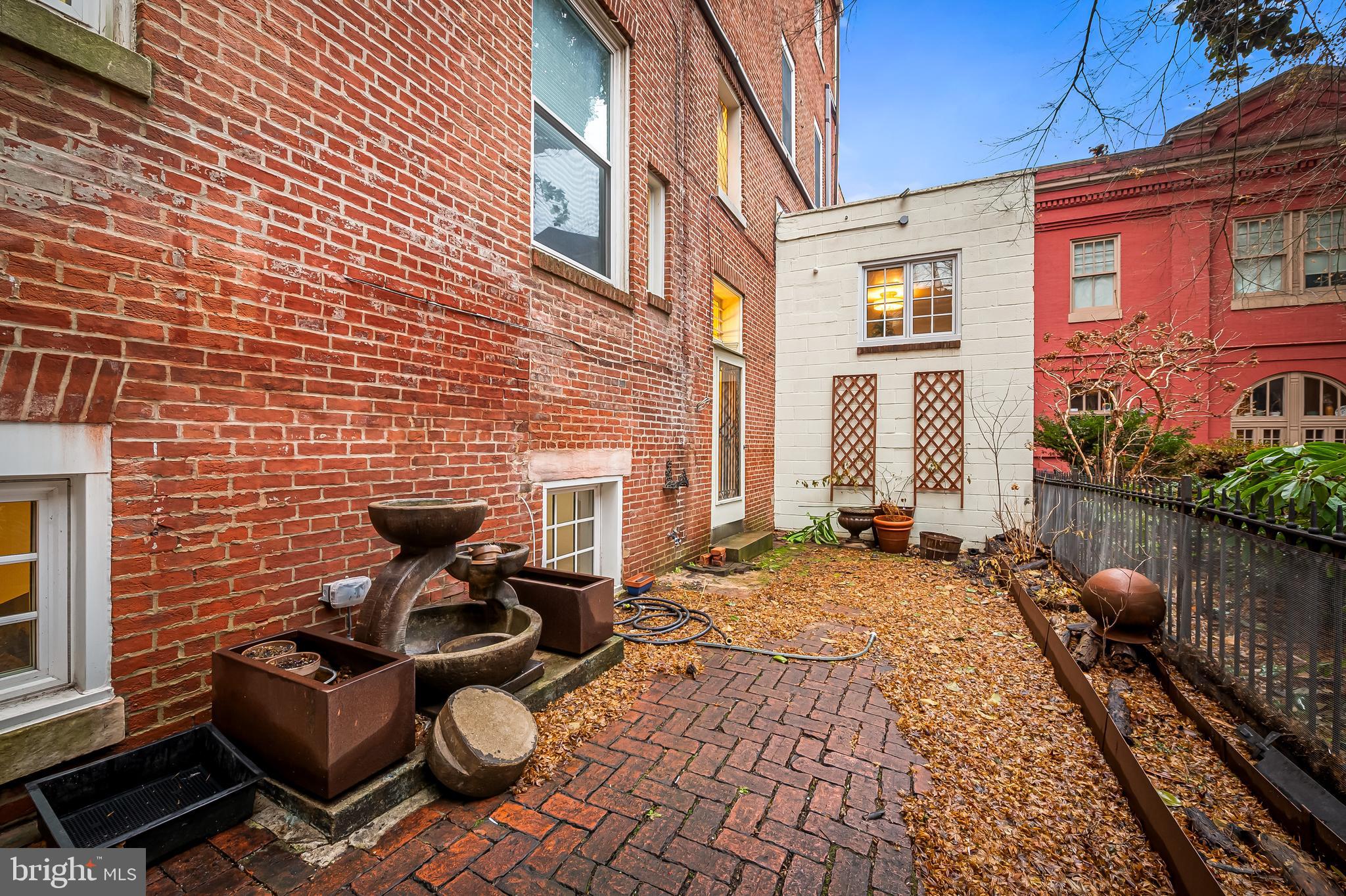 MOUNT VERNON PLACE HISTORIC DISTRICT - Commercial Sale