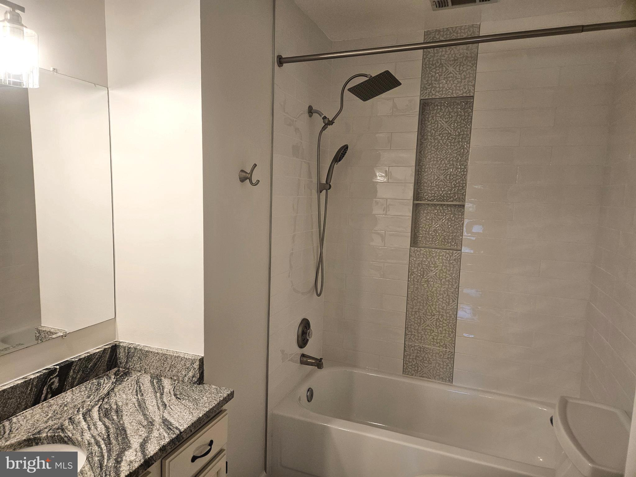 FOREST ESTATES - Residential Lease