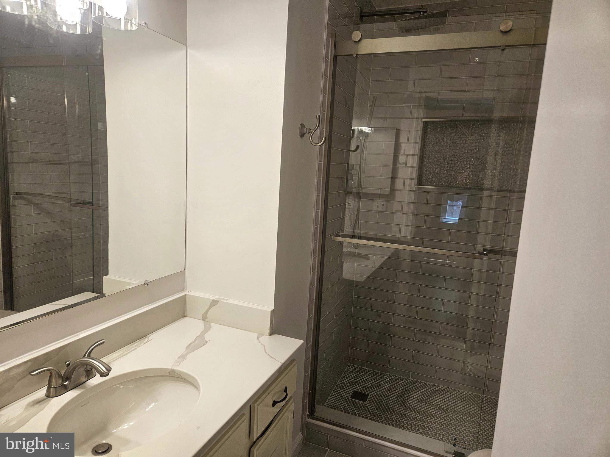 FOREST ESTATES - Residential Lease