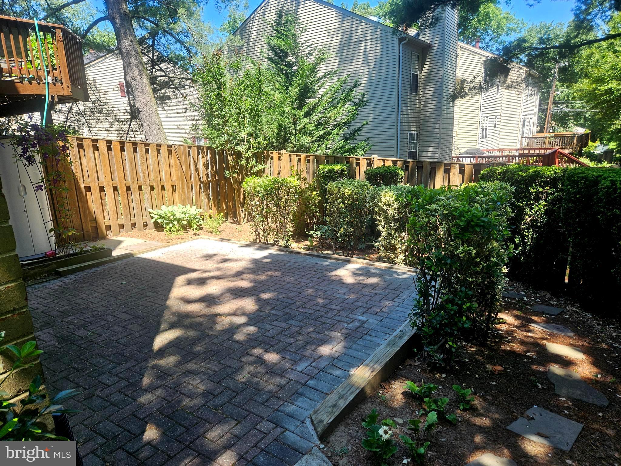 FOREST ESTATES - Residential Lease