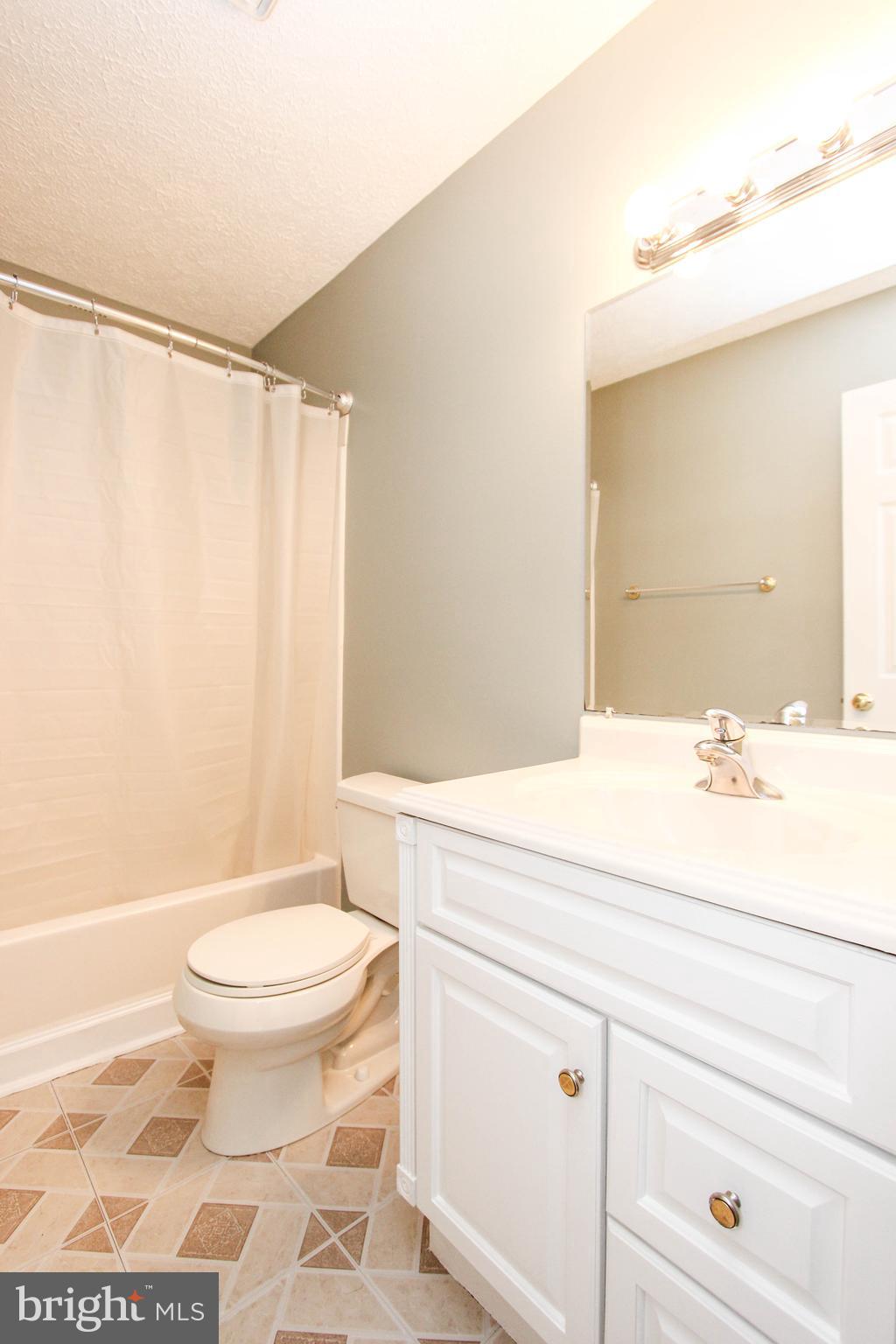 RIVERVIEW - Residential Lease