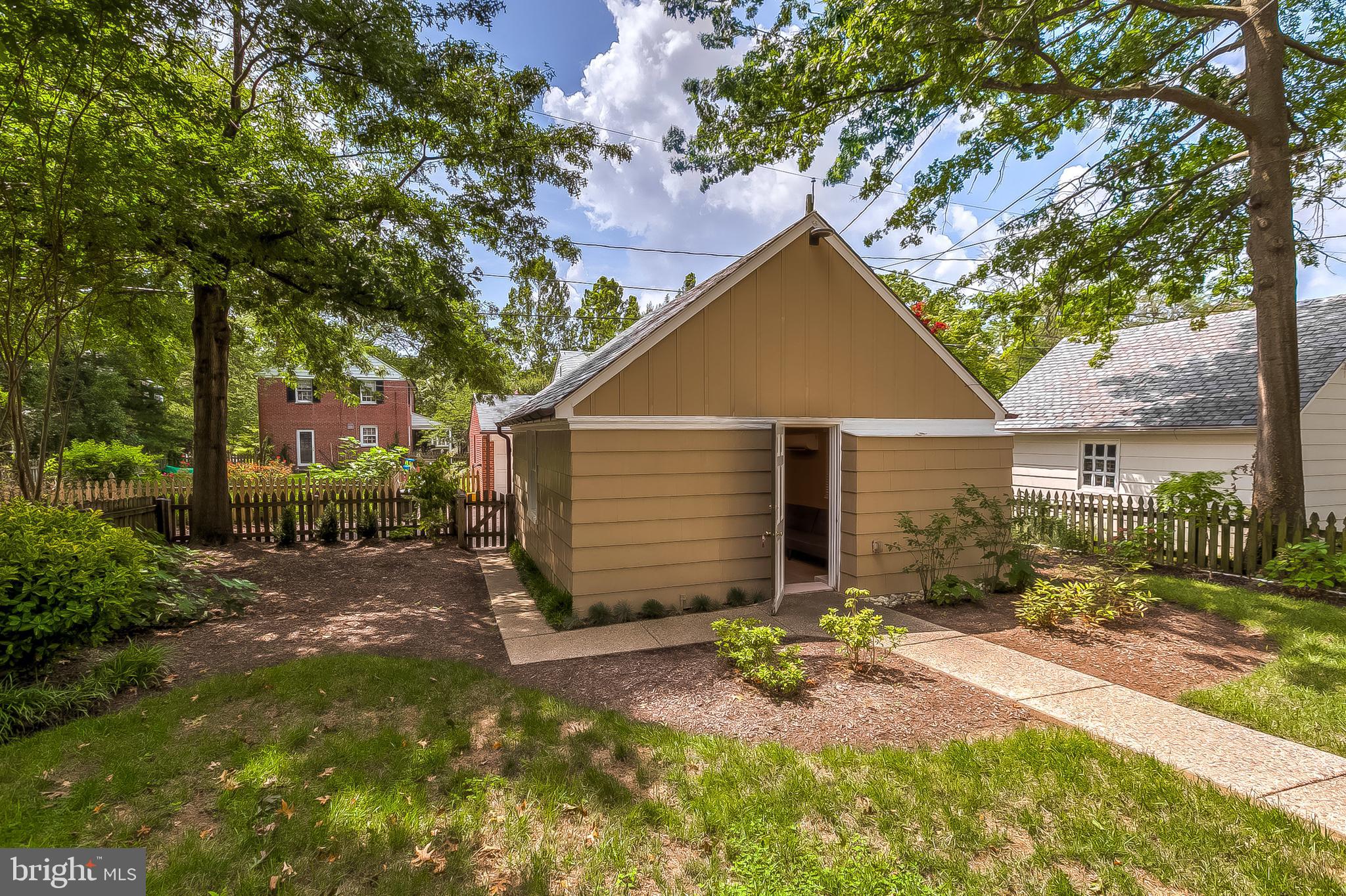 GREATER HOMELAND HISTORIC DISTRICT - Residential