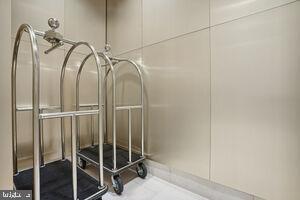 TYSONS CORNER - Residential Lease