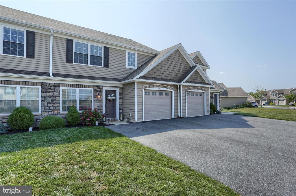 Photo of 192 RANDOLPH DR, ELIZABETHTOWN, PA 17022 (MLS # PALA2039150)