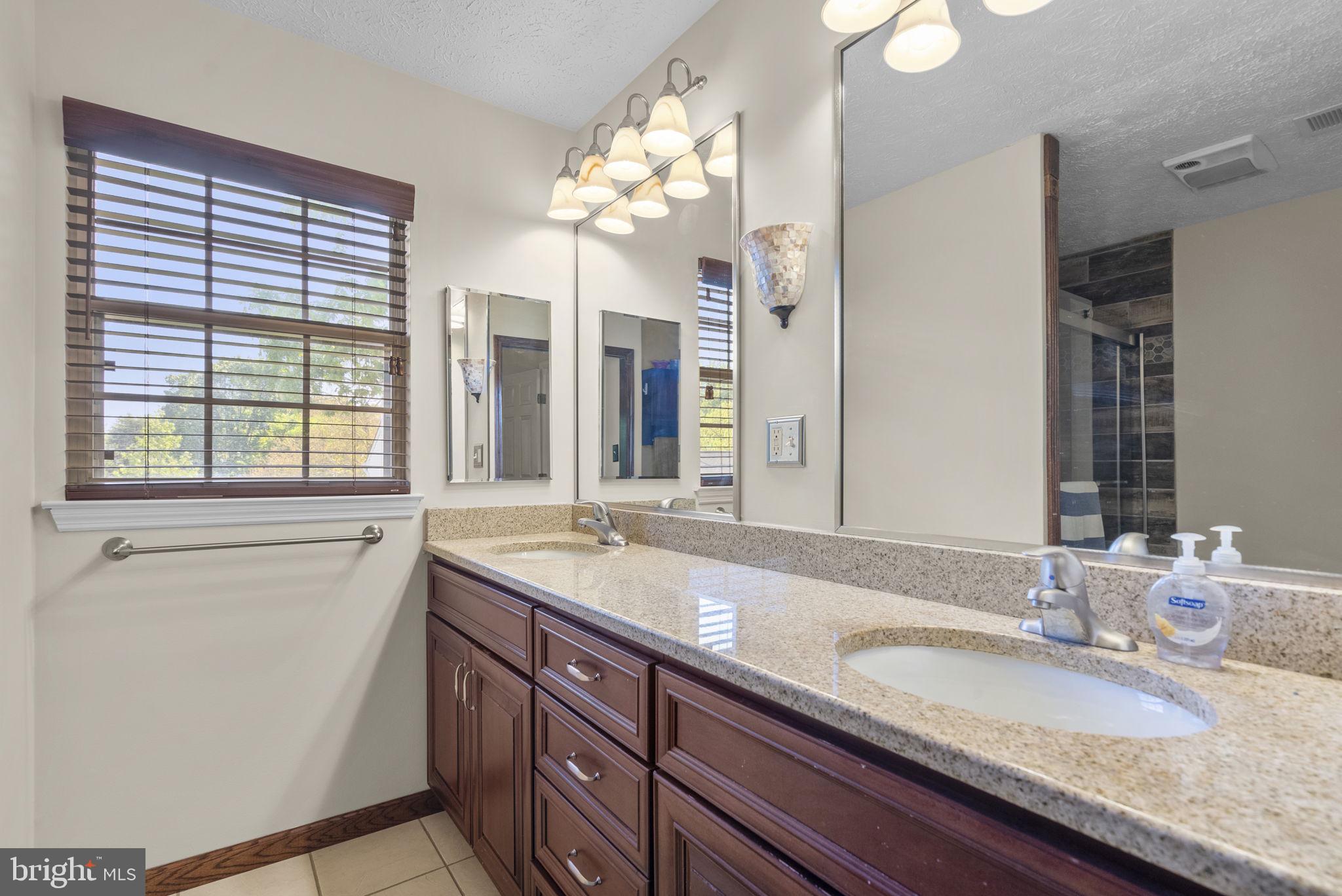 HICKORY RIDGE - Residential