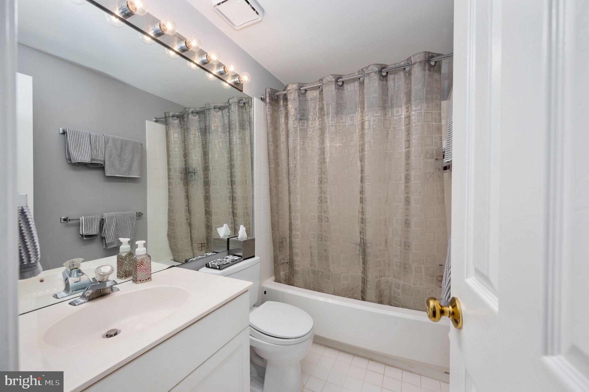 CROSSPOINTE - Residential