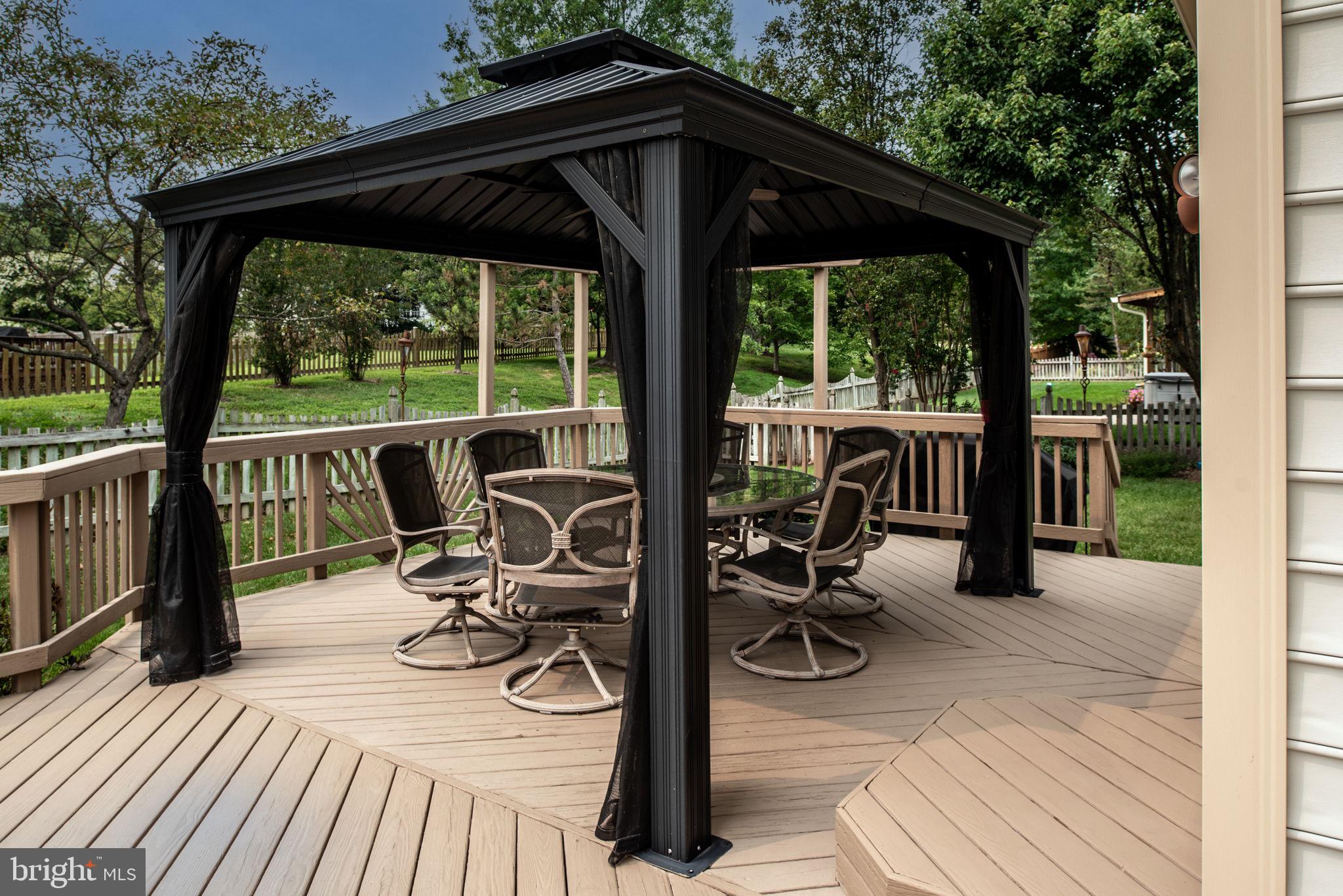 CROSSPOINTE - Residential