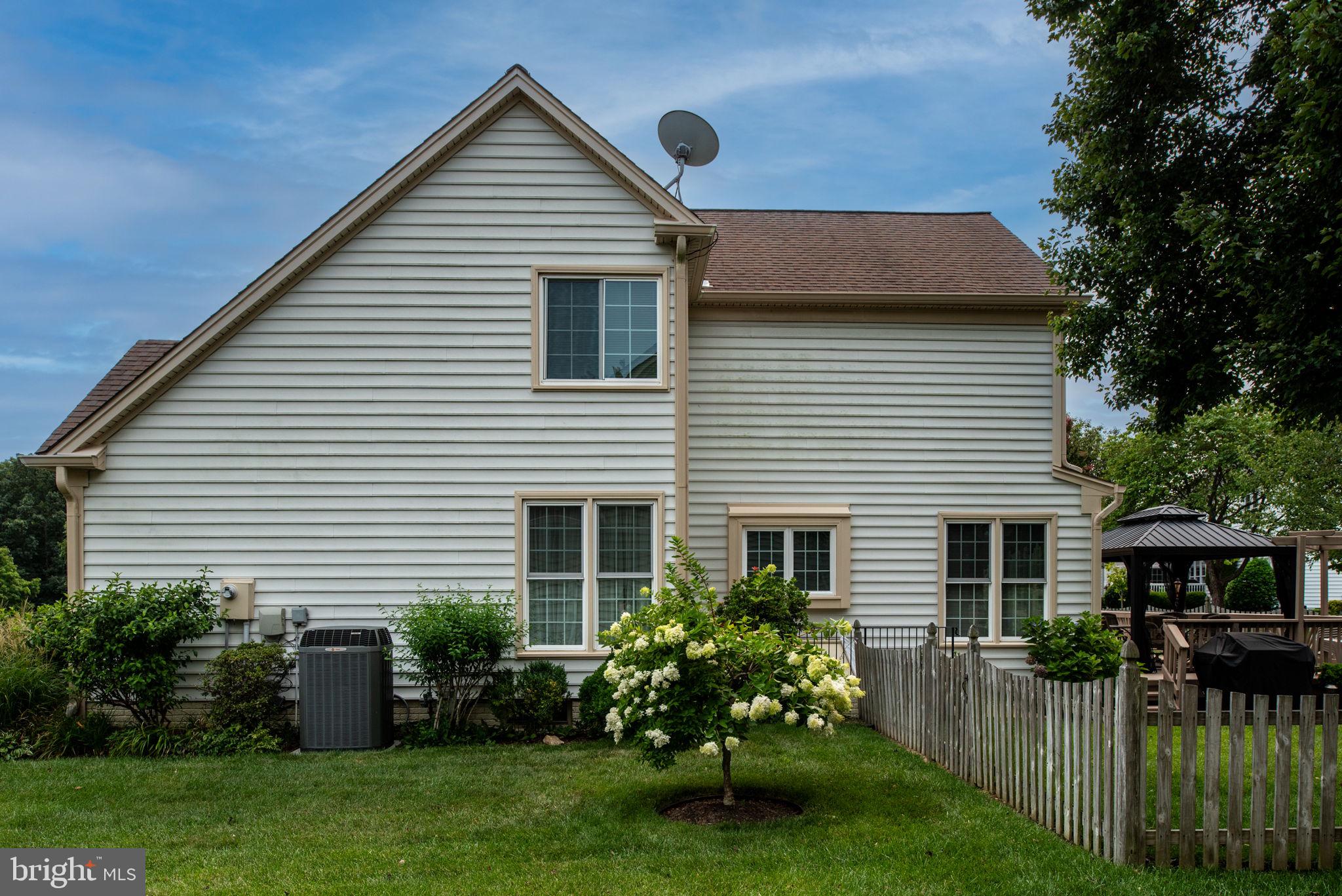 CROSSPOINTE - Residential