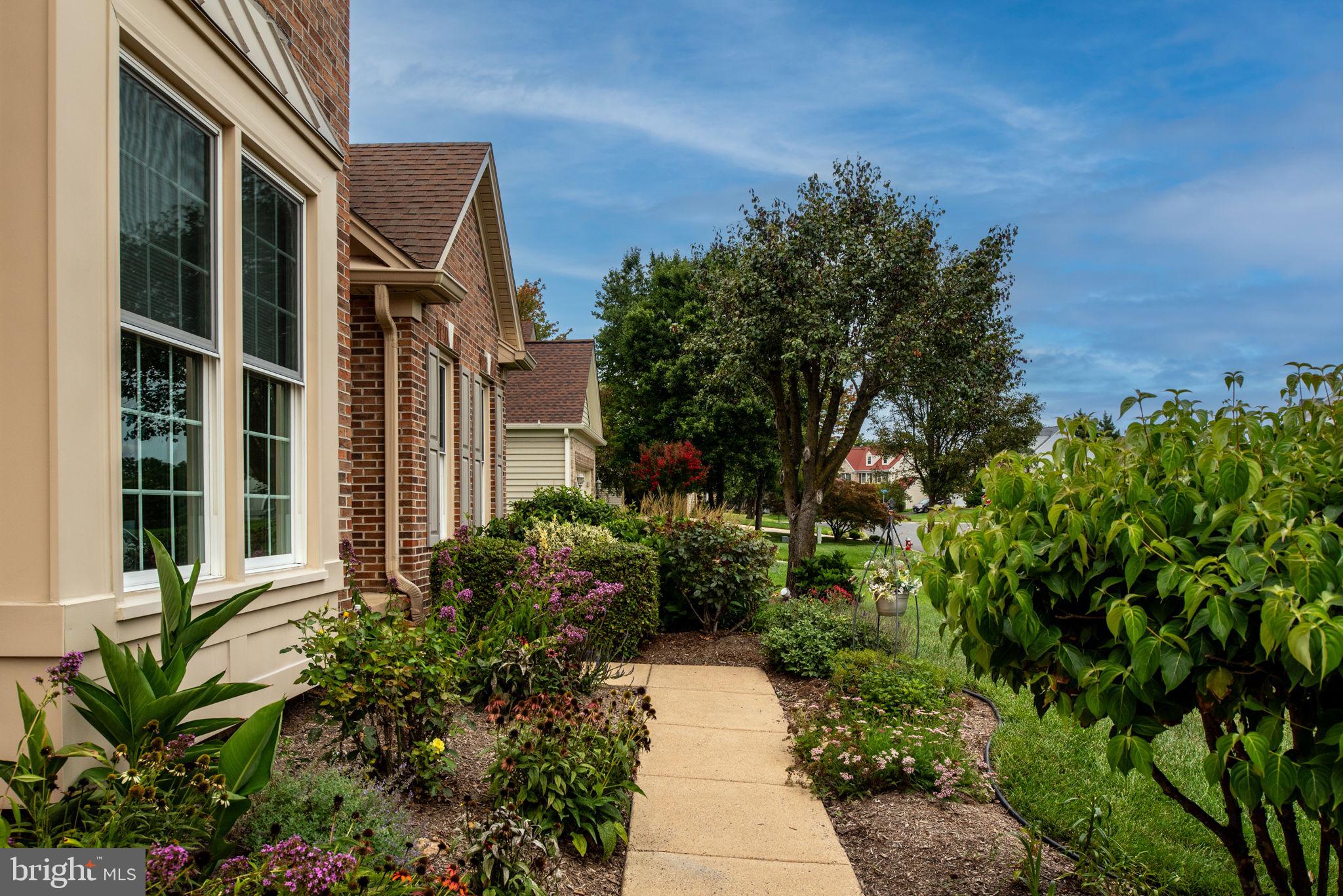 CROSSPOINTE - Residential