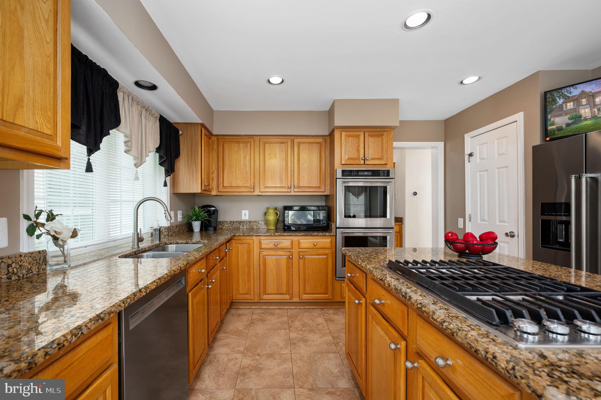 CROSSPOINTE - Residential