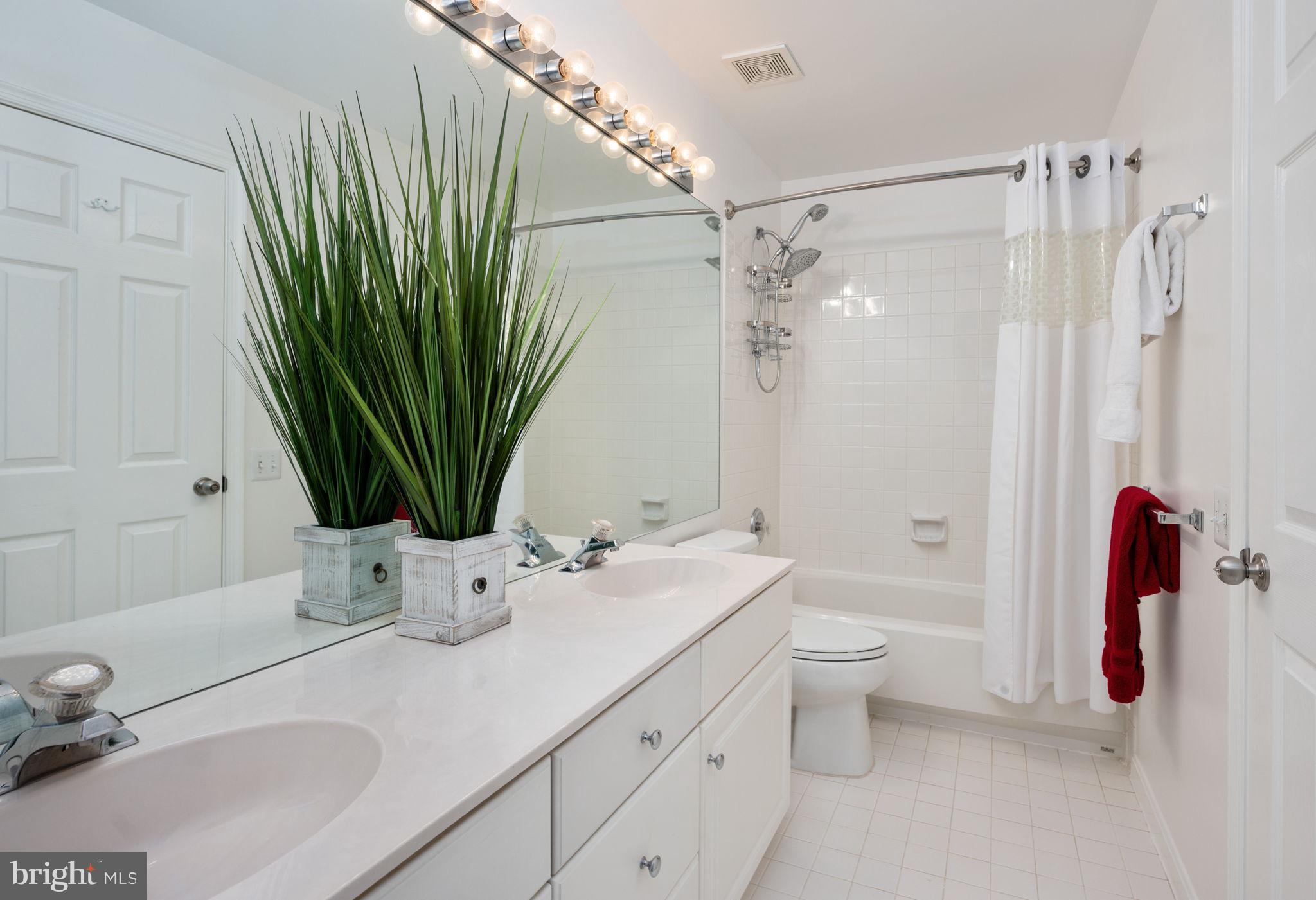 CROSSPOINTE - Residential