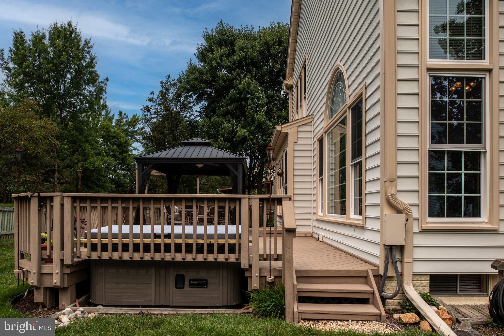 CROSSPOINTE - Residential