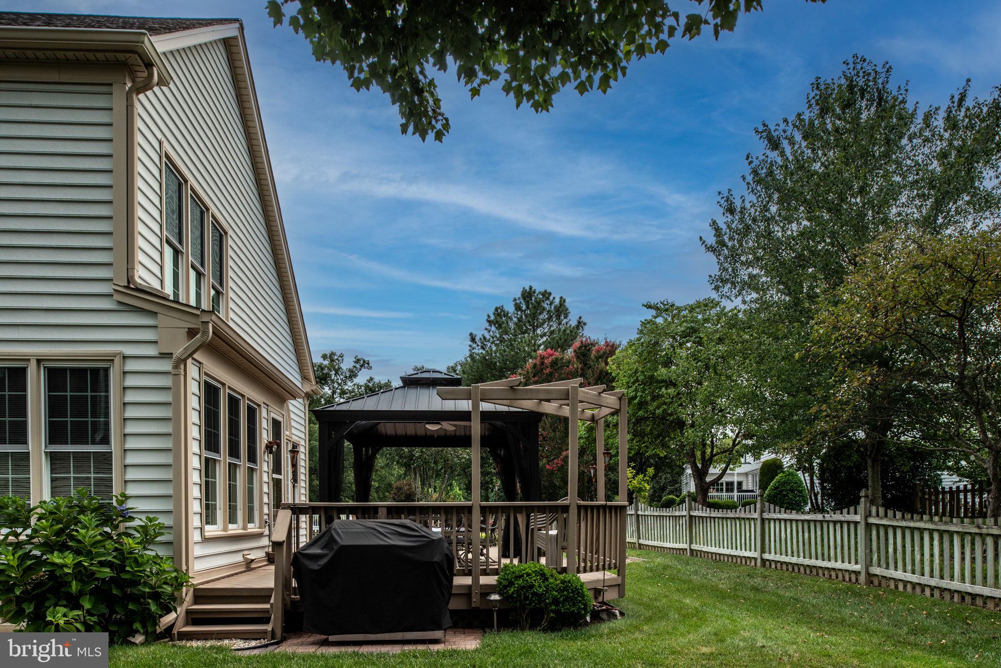 CROSSPOINTE - Residential