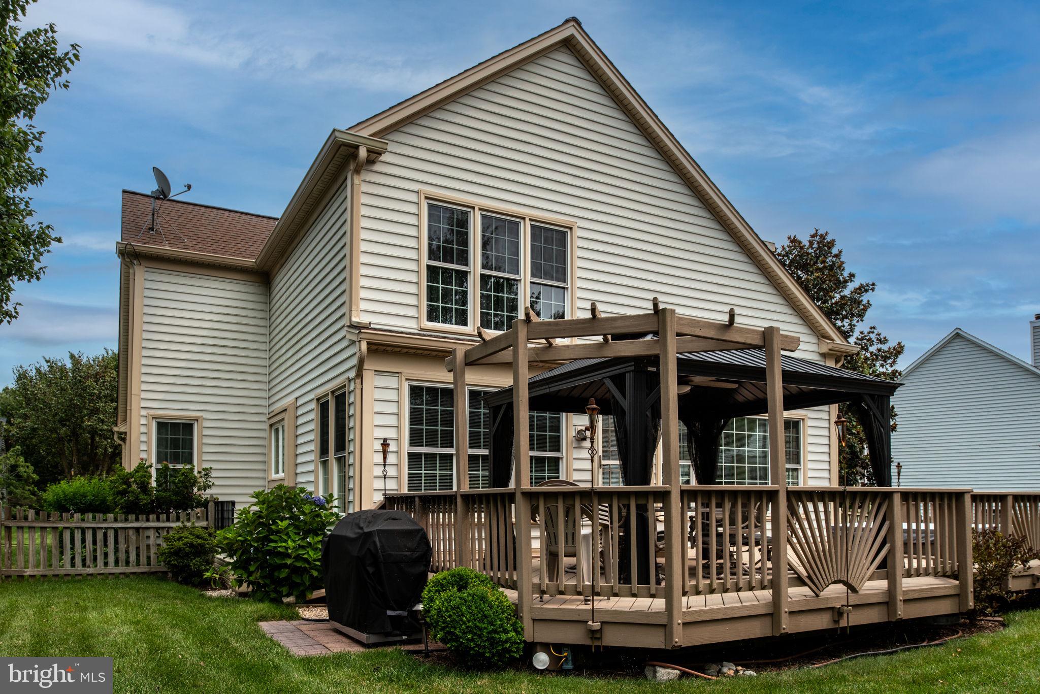 CROSSPOINTE - Residential