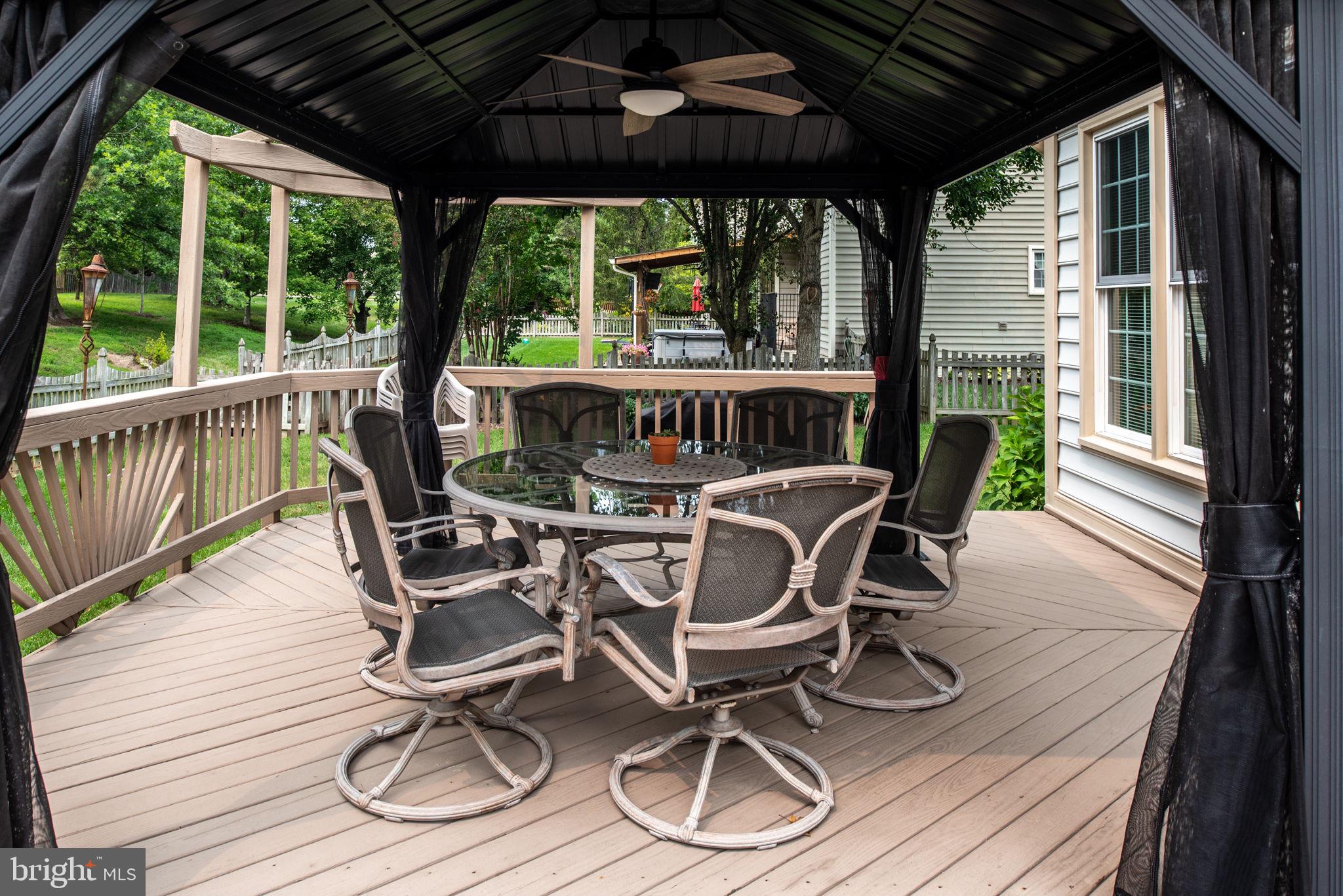 CROSSPOINTE - Residential