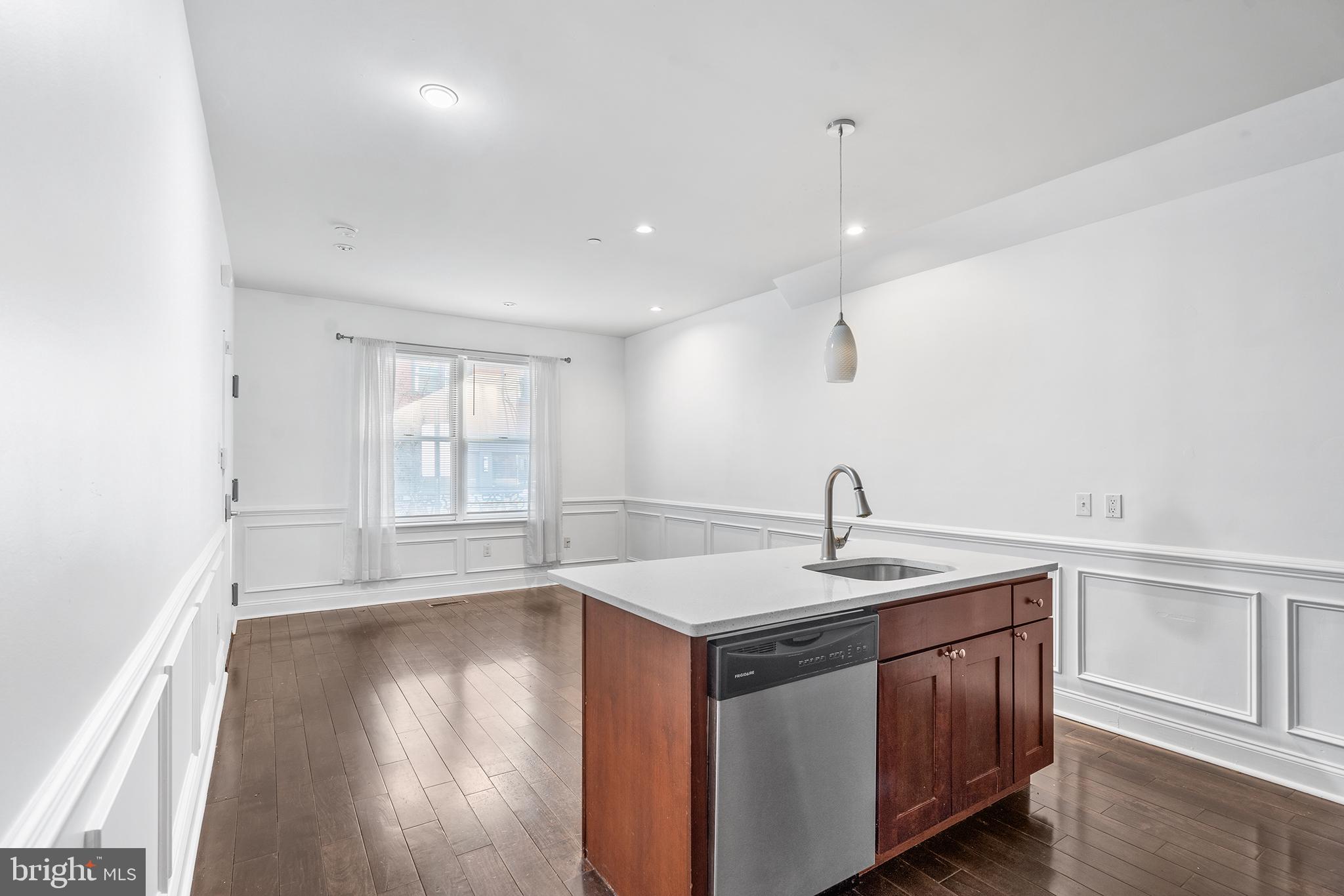 WASHINGTON SQ WEST - Residential