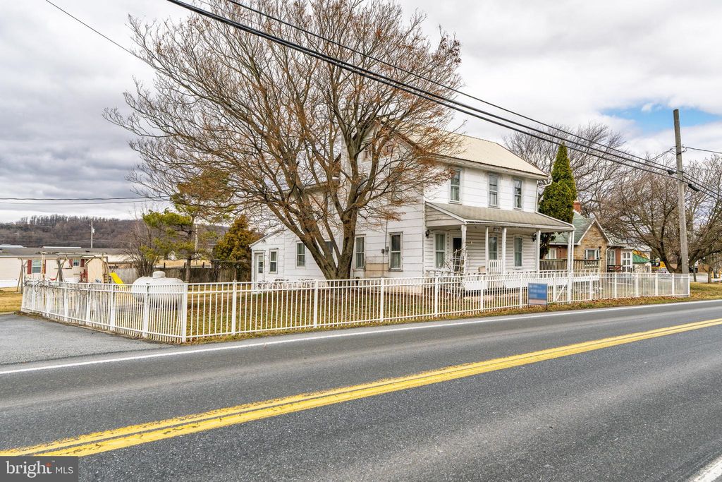 Photo of 156 Hahnstown Road, EPHRATA, PA 17522 (MLS # PALA2065202)