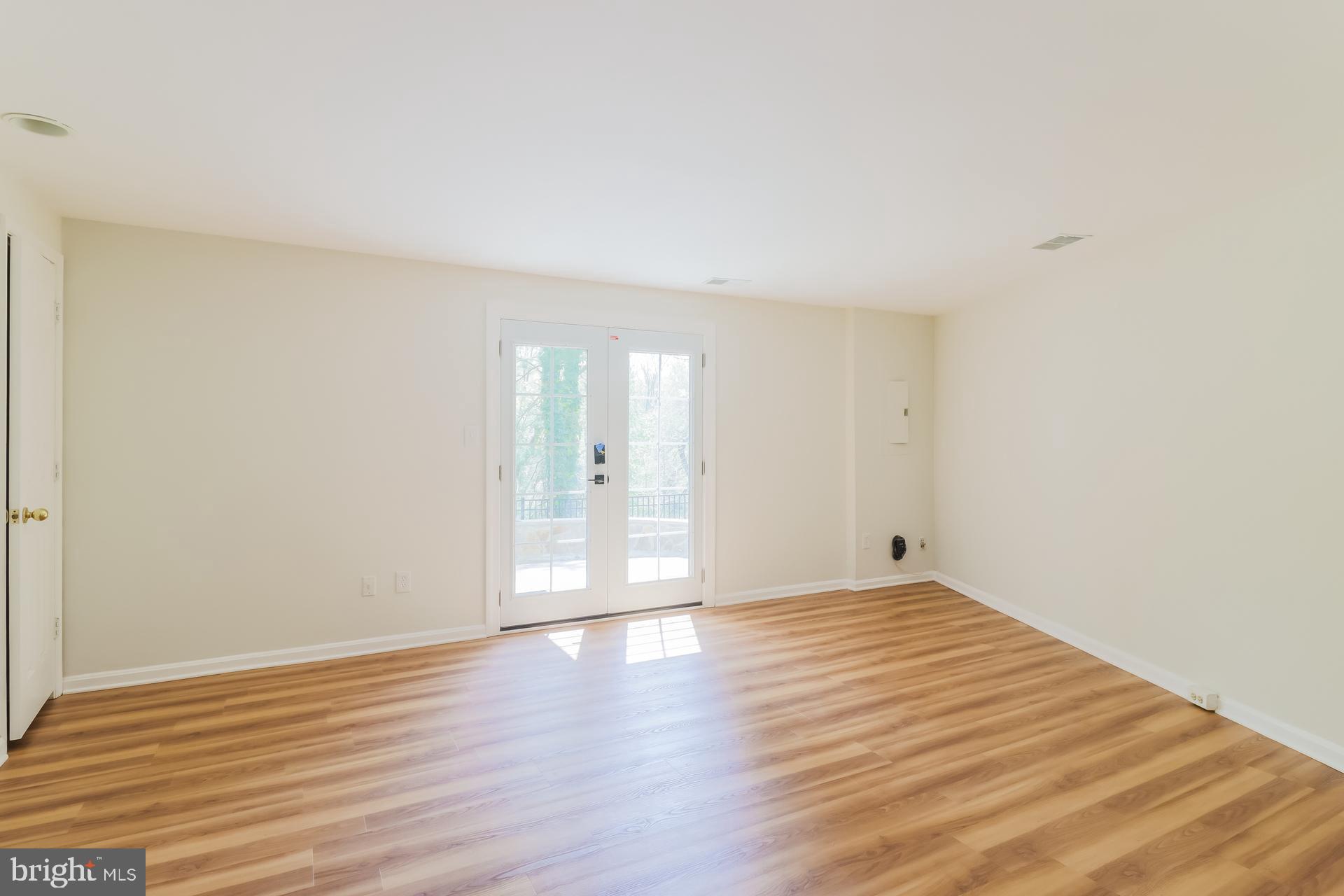 KINGSTOWNE - Residential Lease