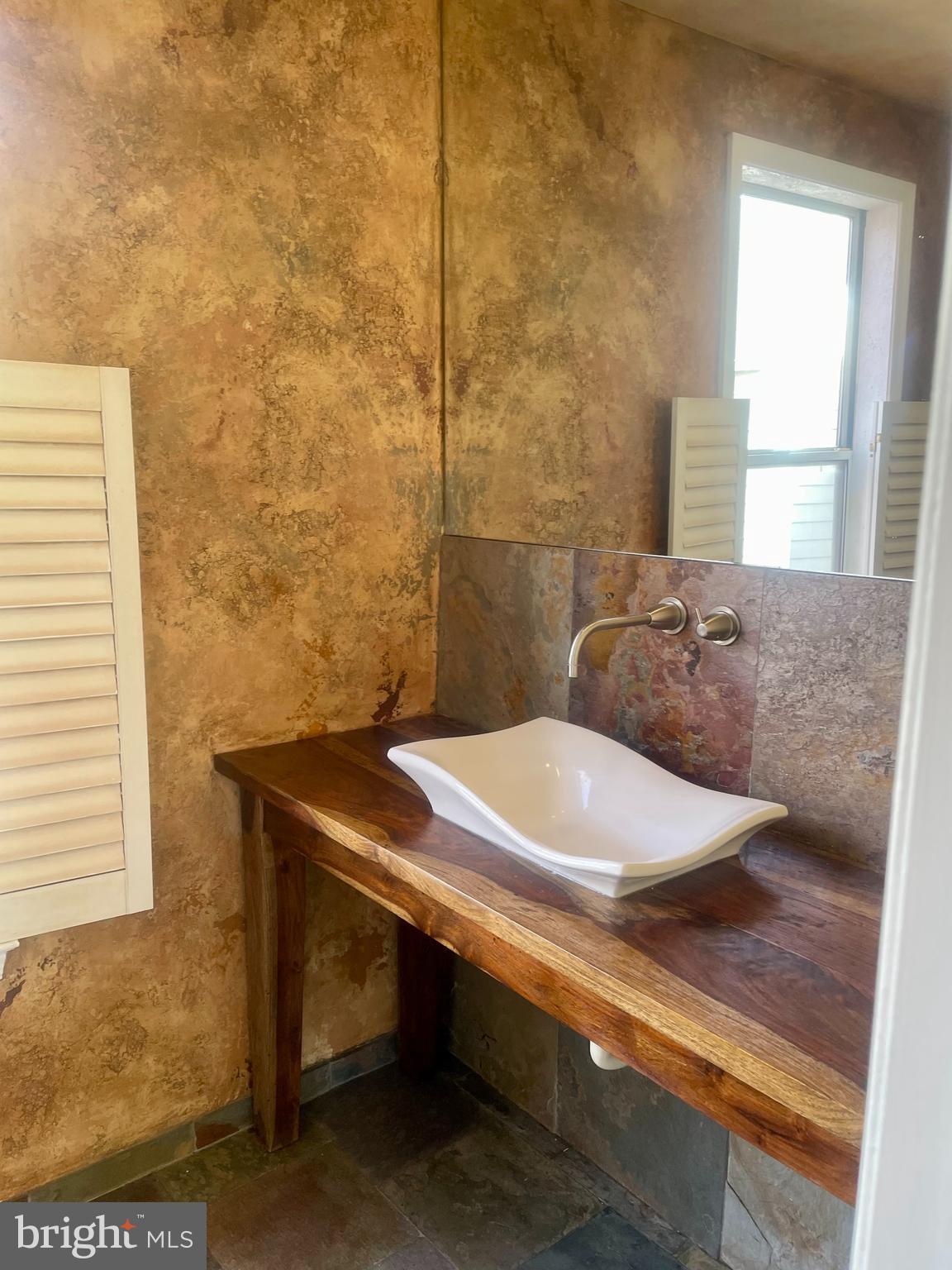 KINGSTOWNE - Residential Lease