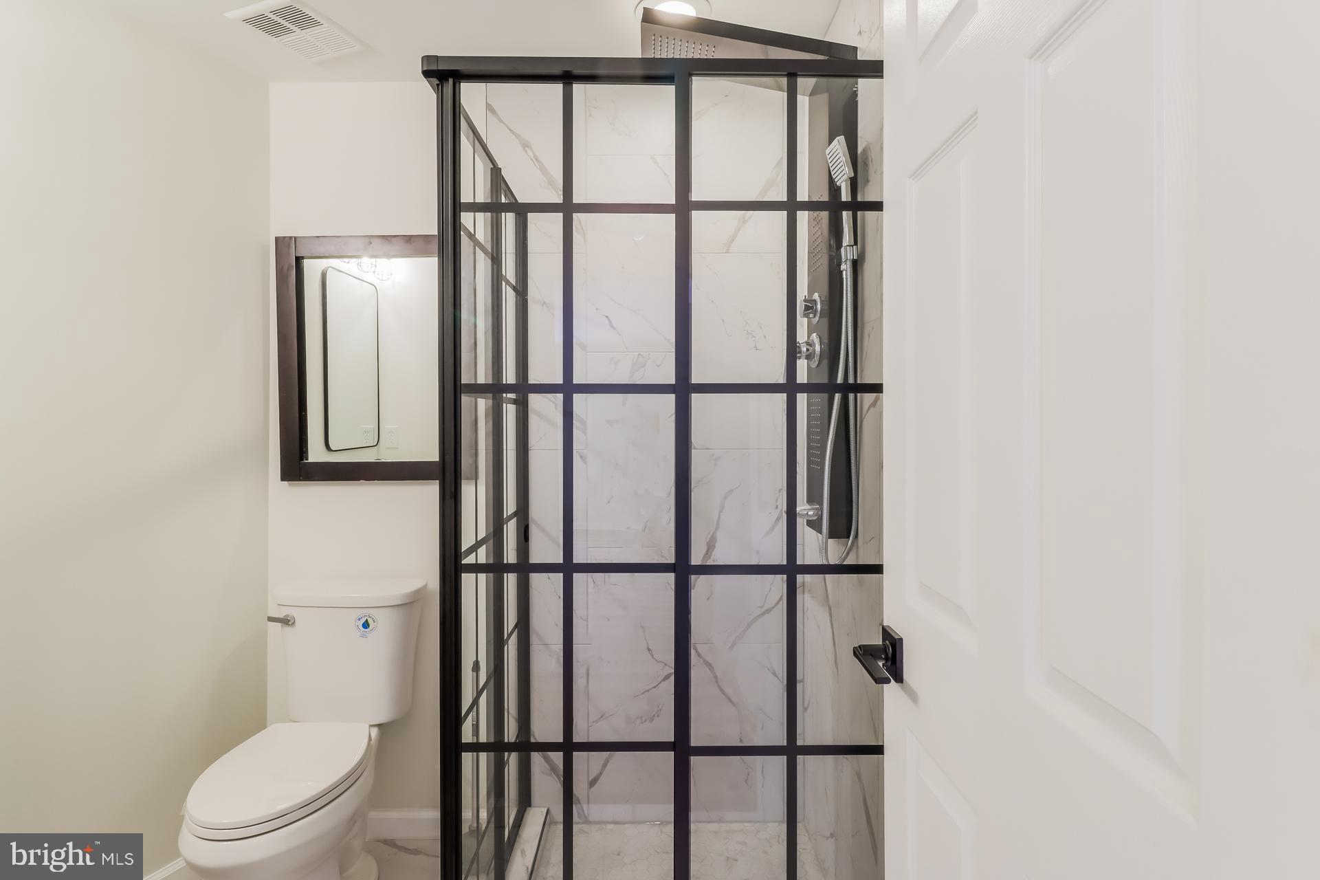 KINGSTOWNE - Residential Lease