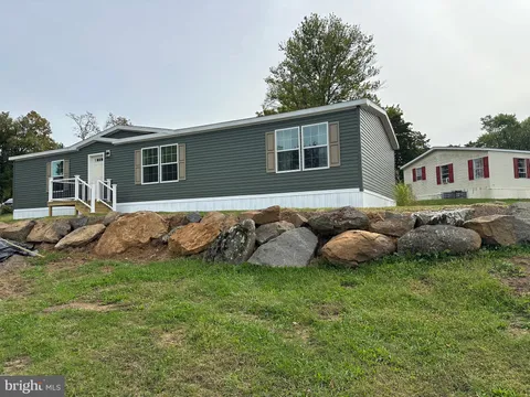 21 Golfview Drive, Quakertown, PA MLS: PABU2106958