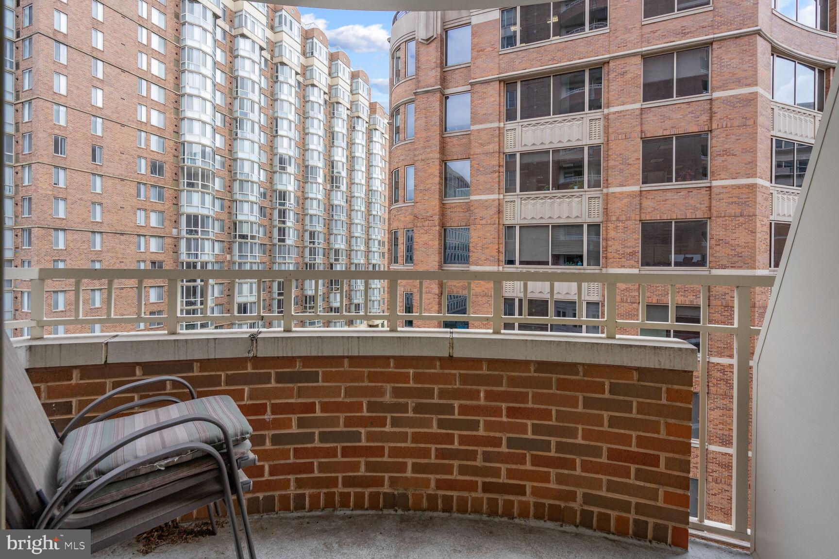 THE JEFFERSON - SUNRISE SENIOR LIVING - Residential