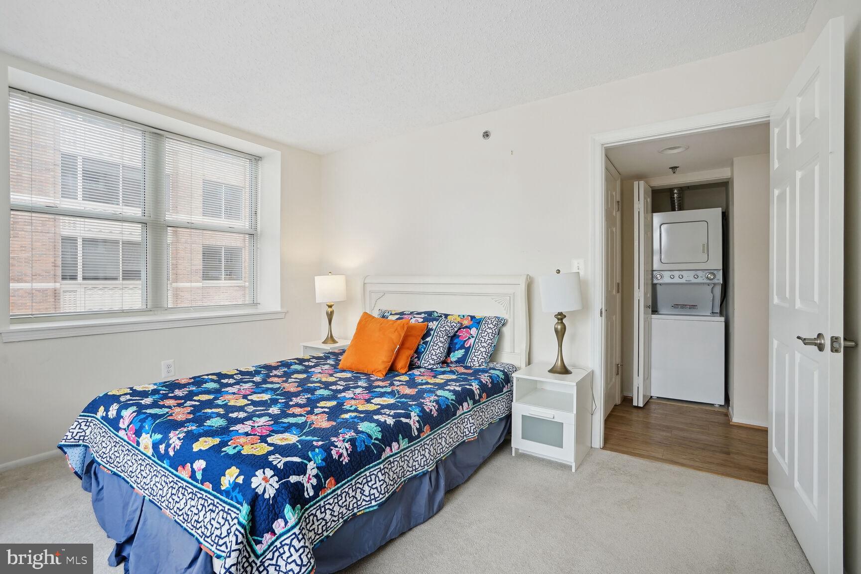 THE JEFFERSON - SUNRISE SENIOR LIVING - Residential