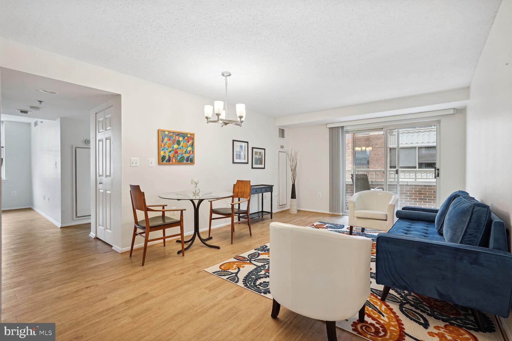 THE JEFFERSON - SUNRISE SENIOR LIVING - Residential