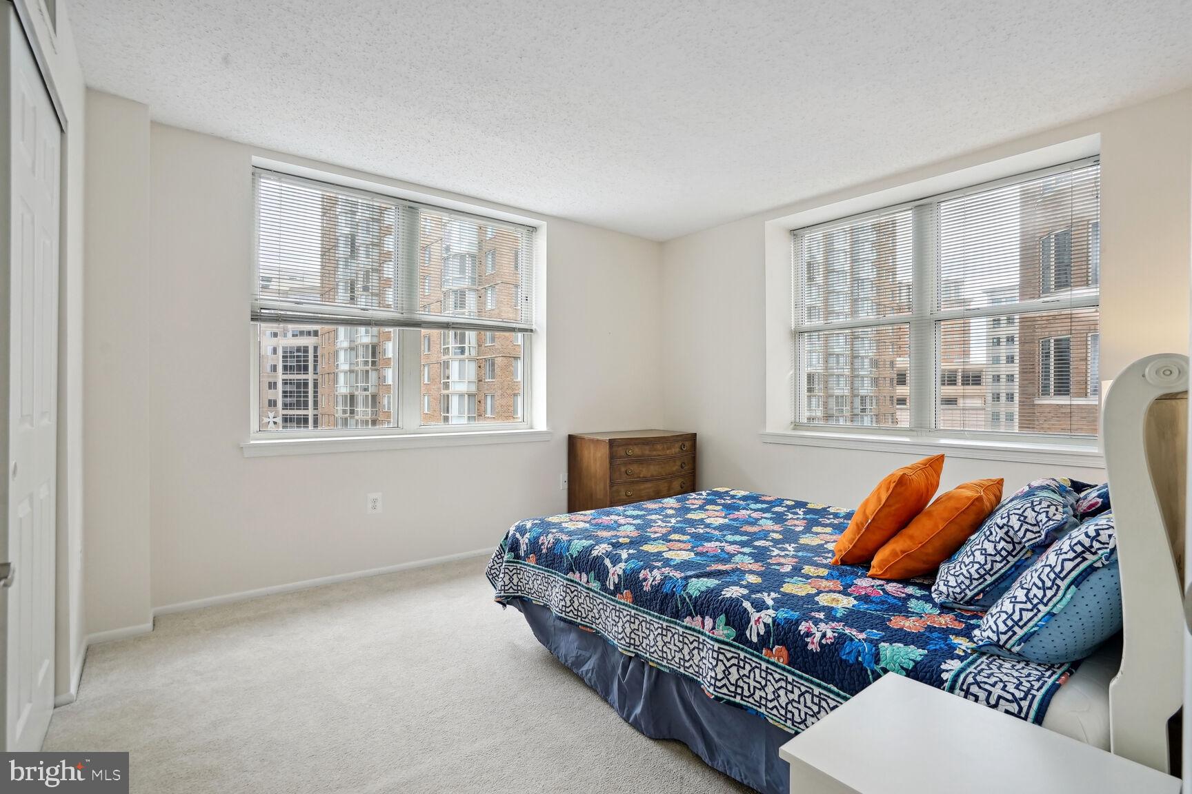 THE JEFFERSON - SUNRISE SENIOR LIVING - Residential