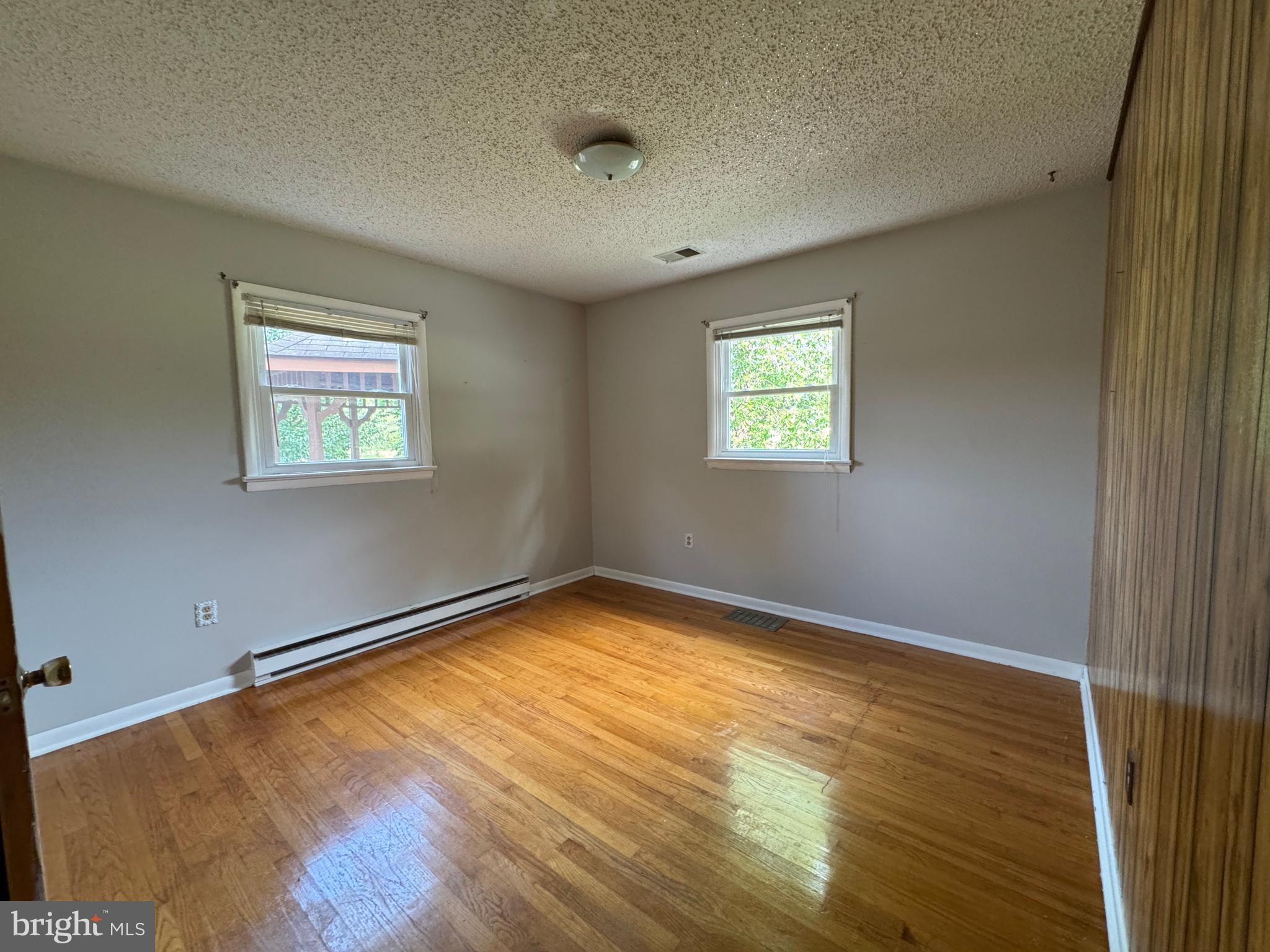 TOMAHAWK - Residential