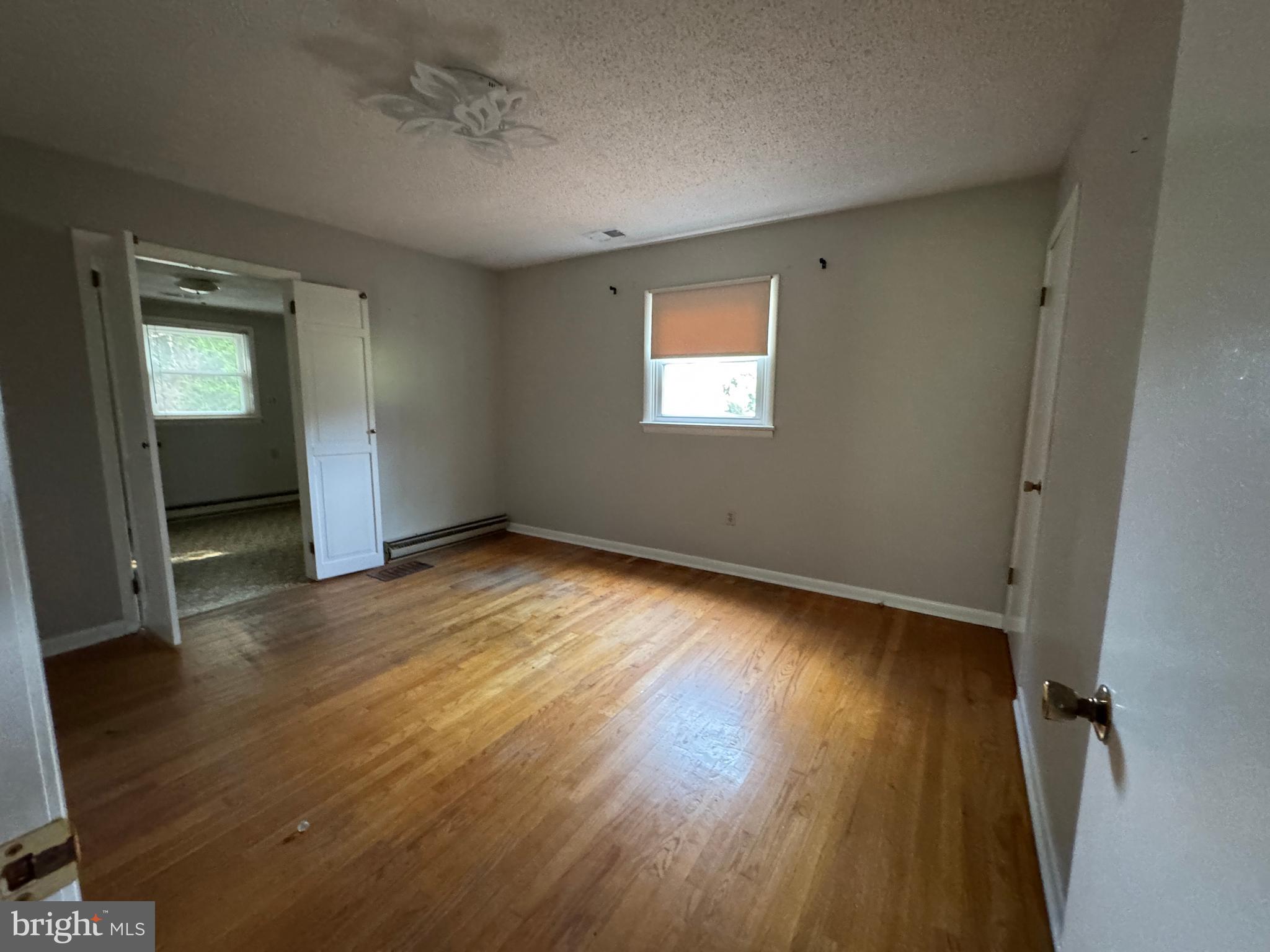 TOMAHAWK - Residential