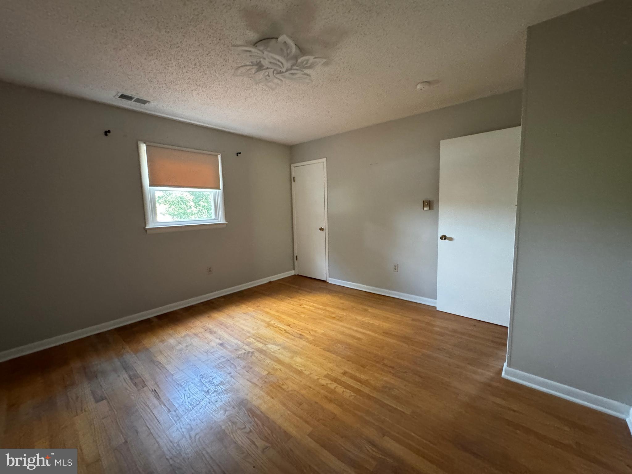 TOMAHAWK - Residential