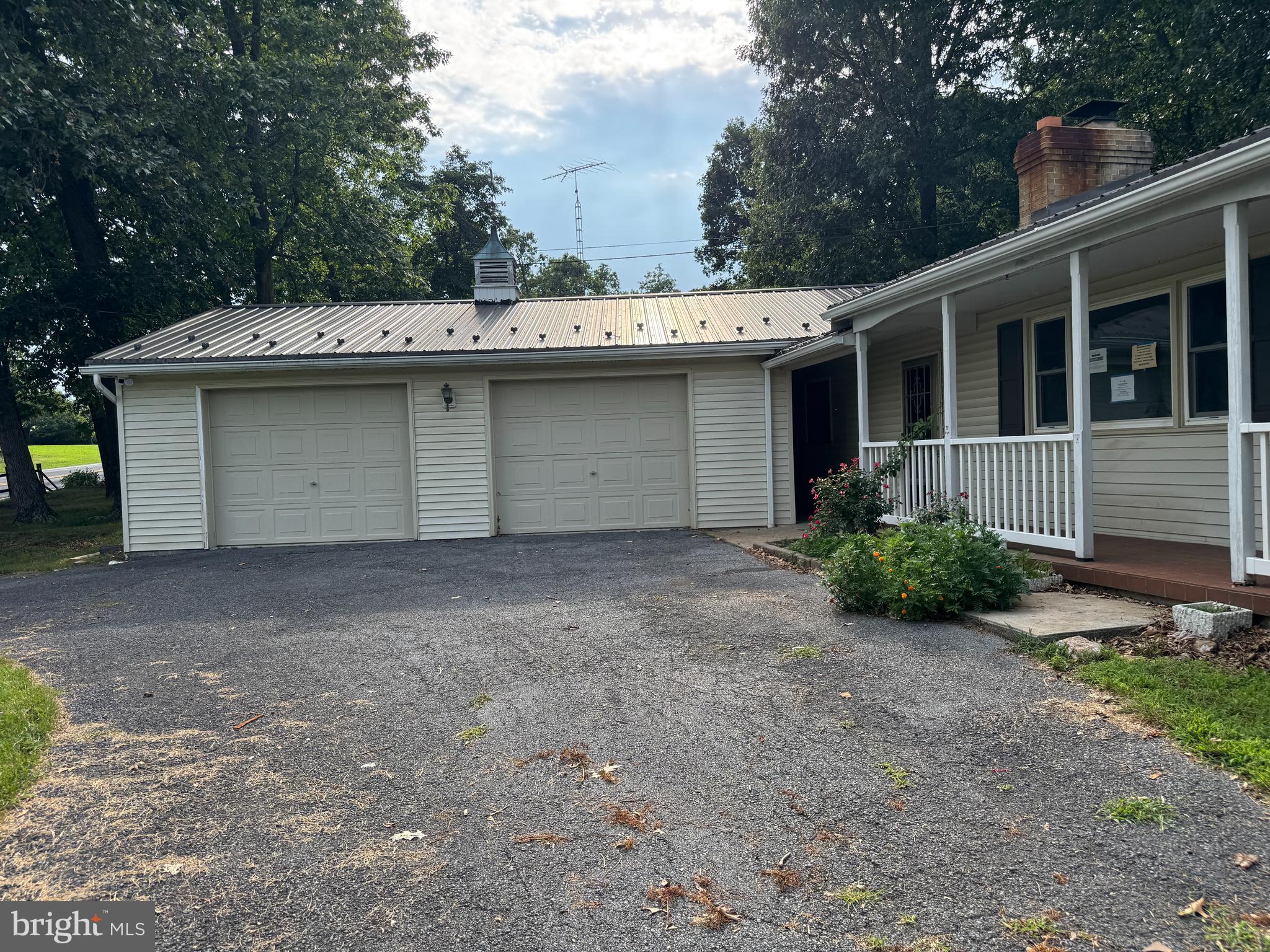 TOMAHAWK - Residential