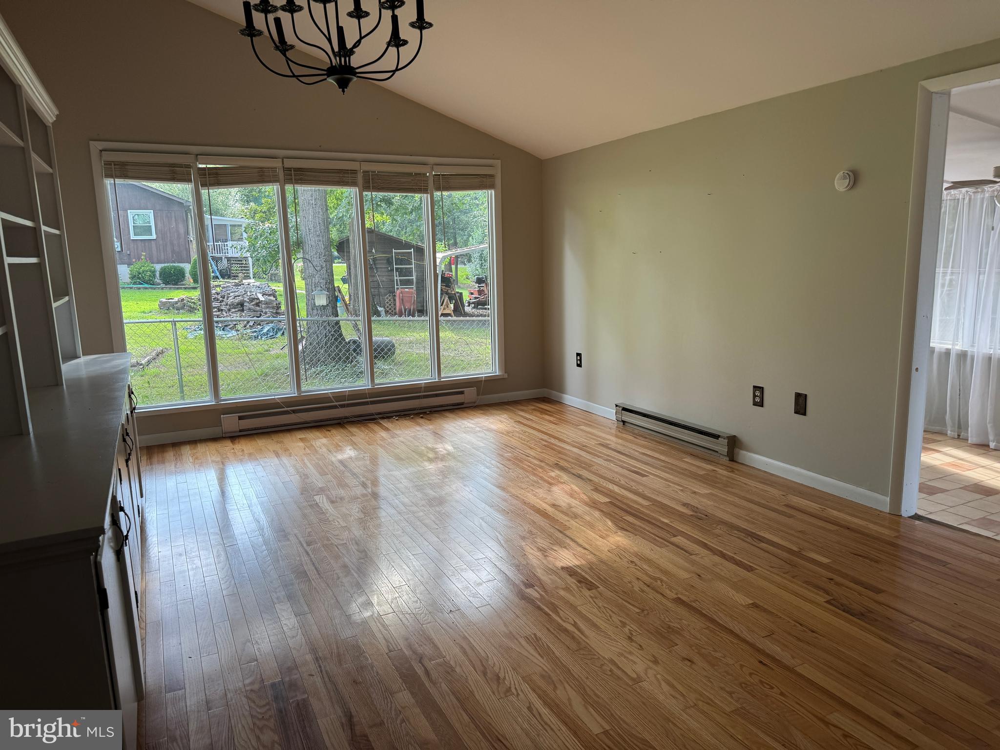 TOMAHAWK - Residential