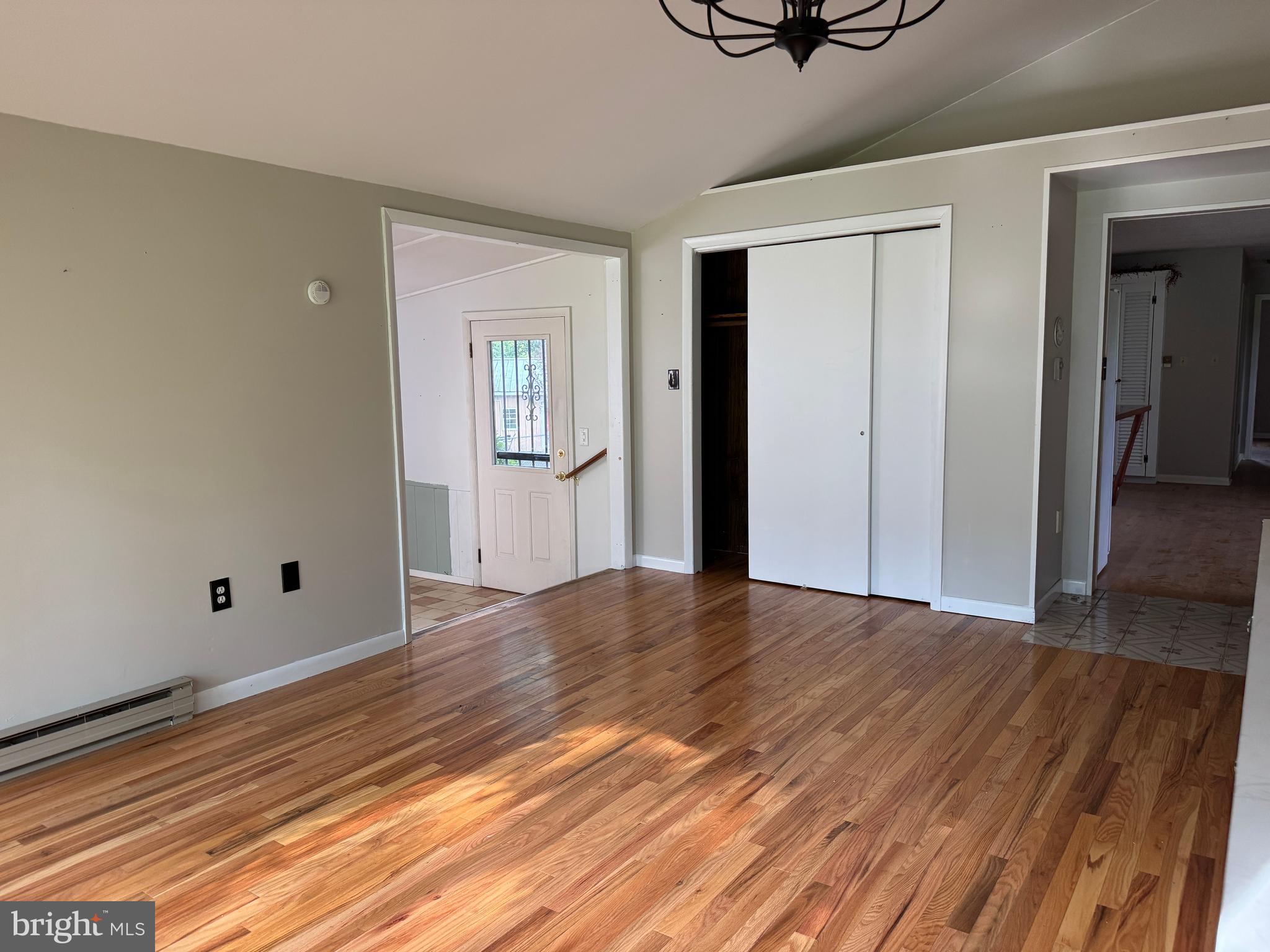 TOMAHAWK - Residential