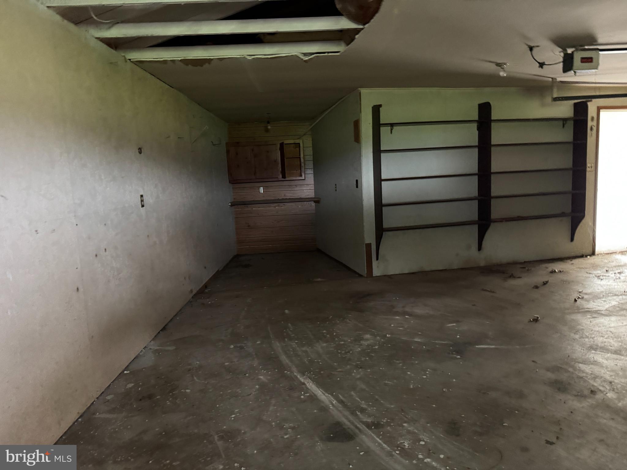 TOMAHAWK - Residential