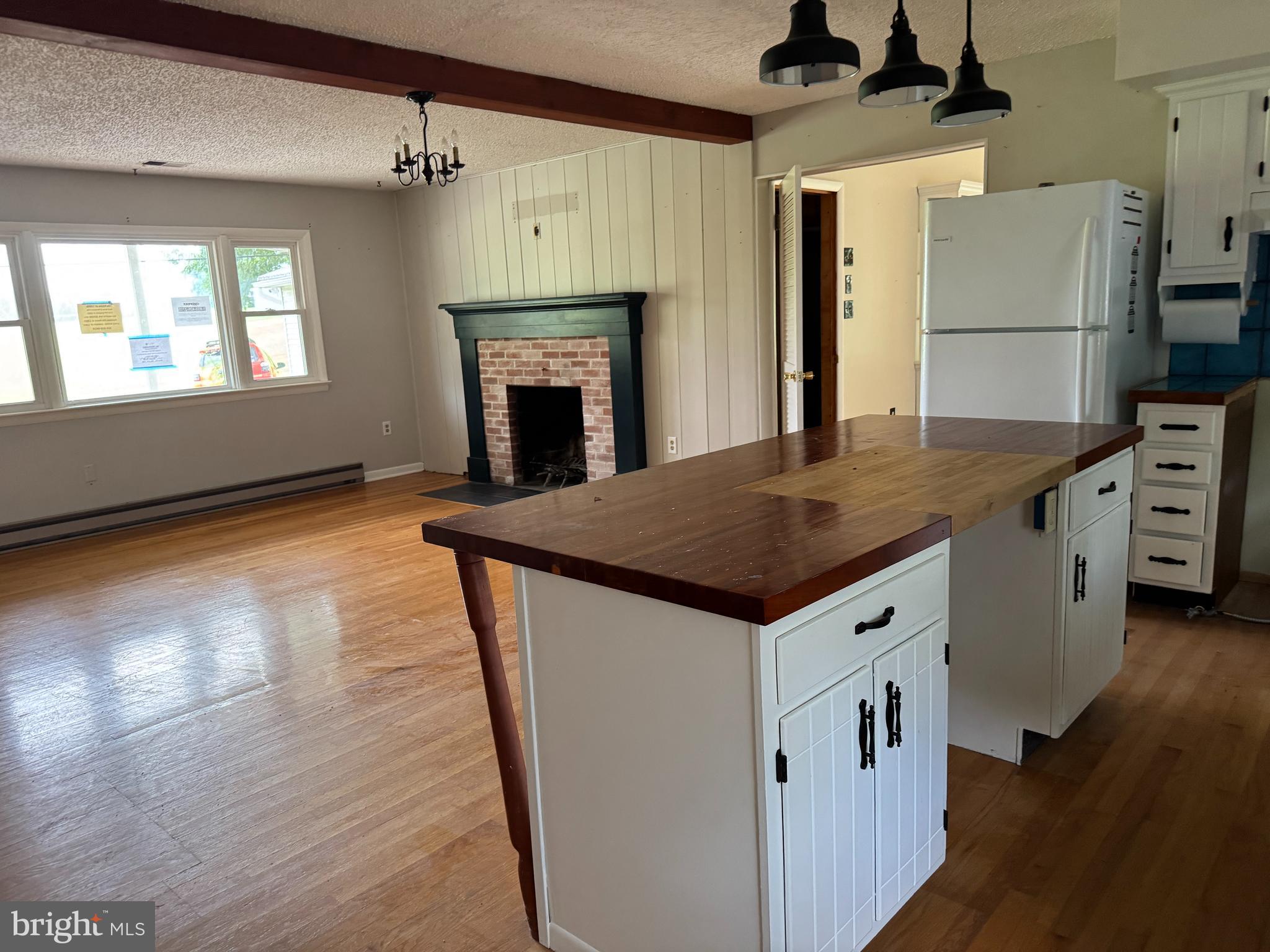 TOMAHAWK - Residential